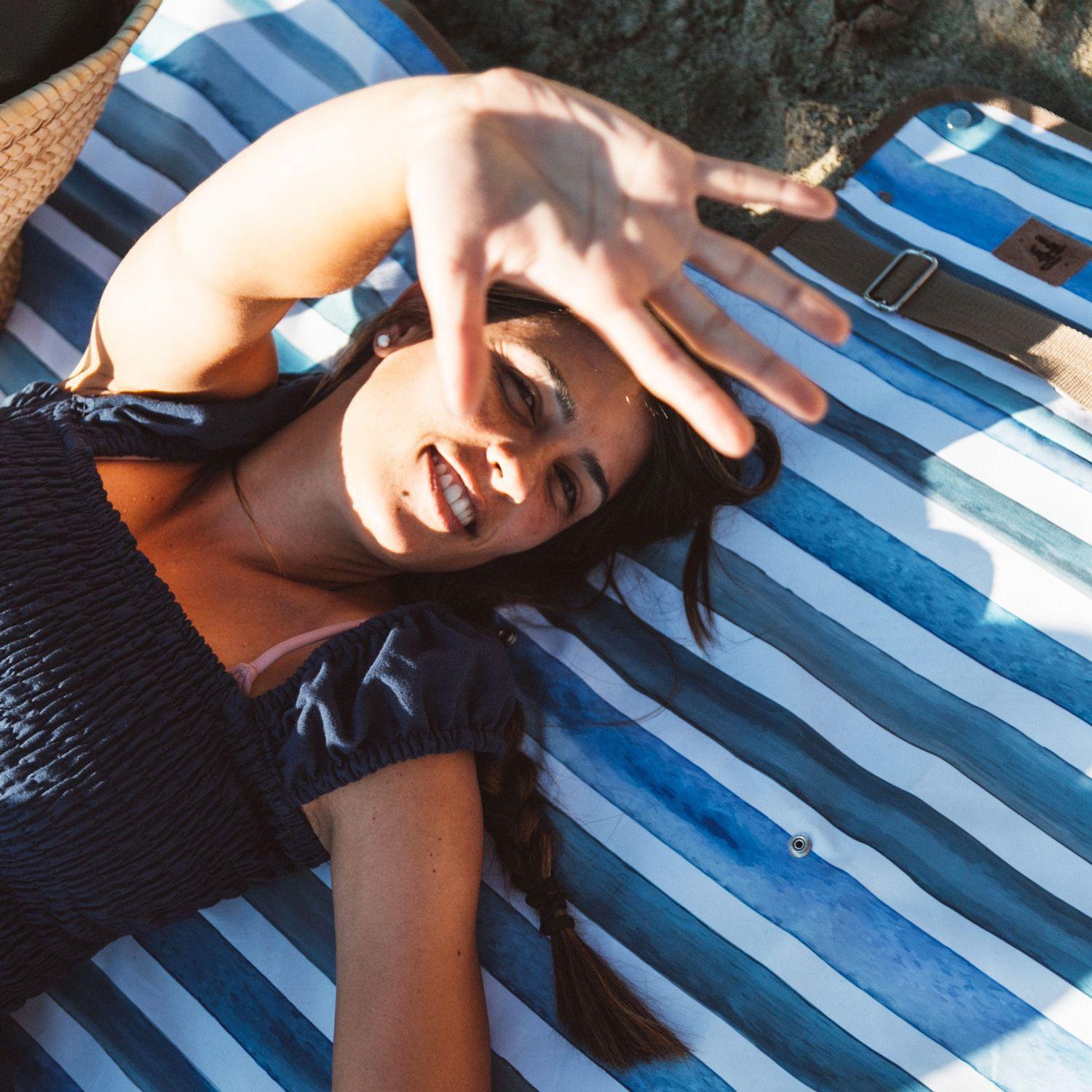 Manta de picnic anti manchas XL líneas azules Paper-Home-4