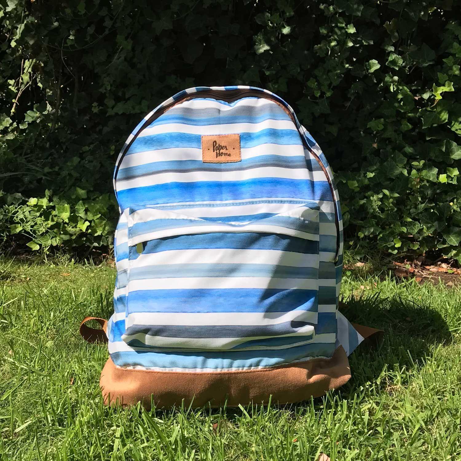Mochila sustentable escolar líneas azules Paper Home-4