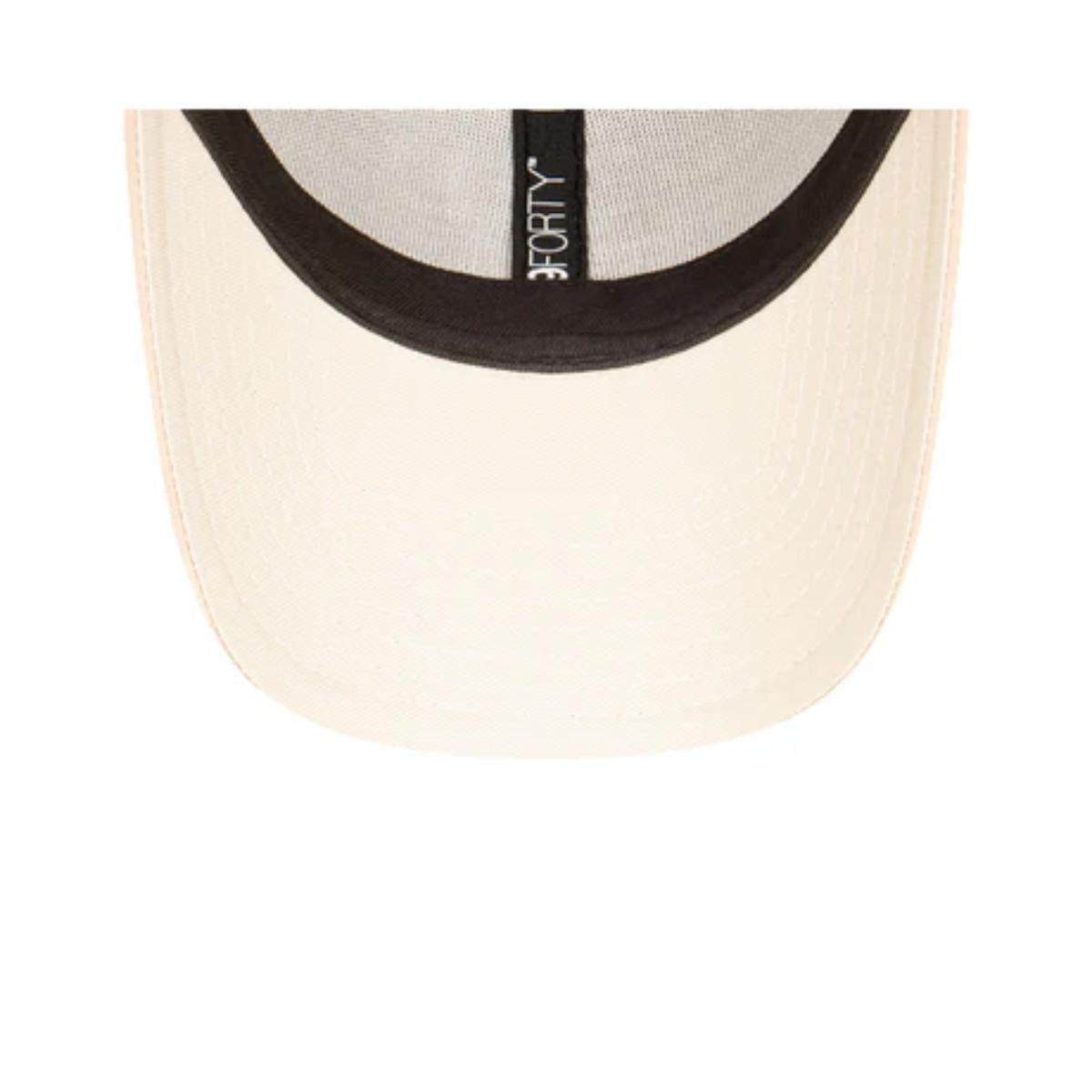 Gorra 9Forty MLB New York Yankees Satin Open Beige New Era-4