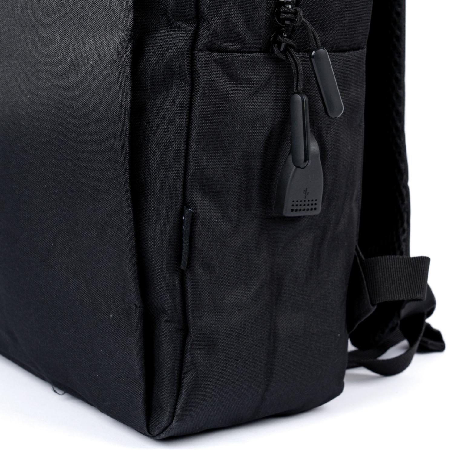 Mochila para Notebook con Puerto USB 15" Negra LEVO-7