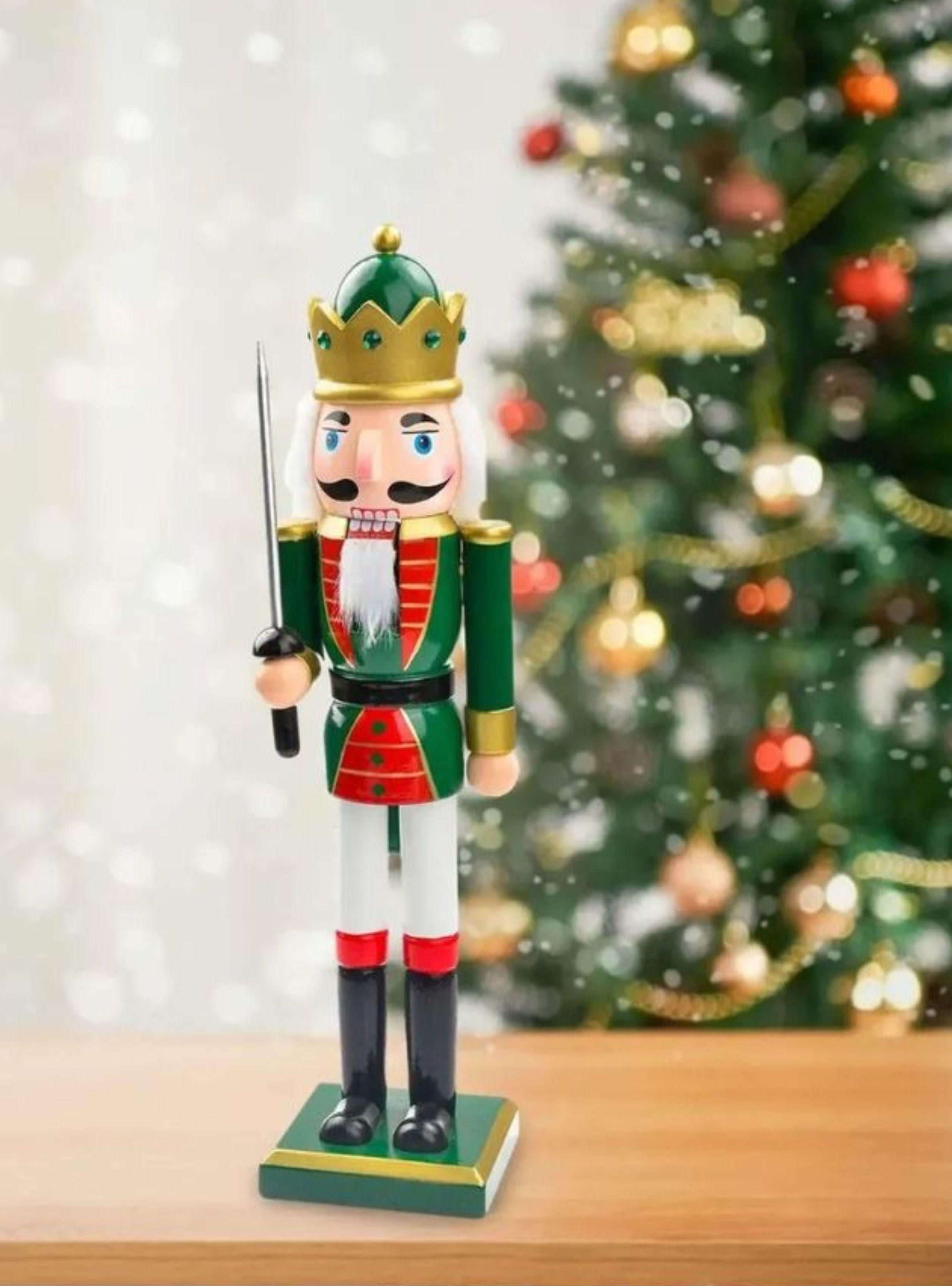 Cascanueces Navideño De Madera Rey Con Espada Decoración 39cm-4