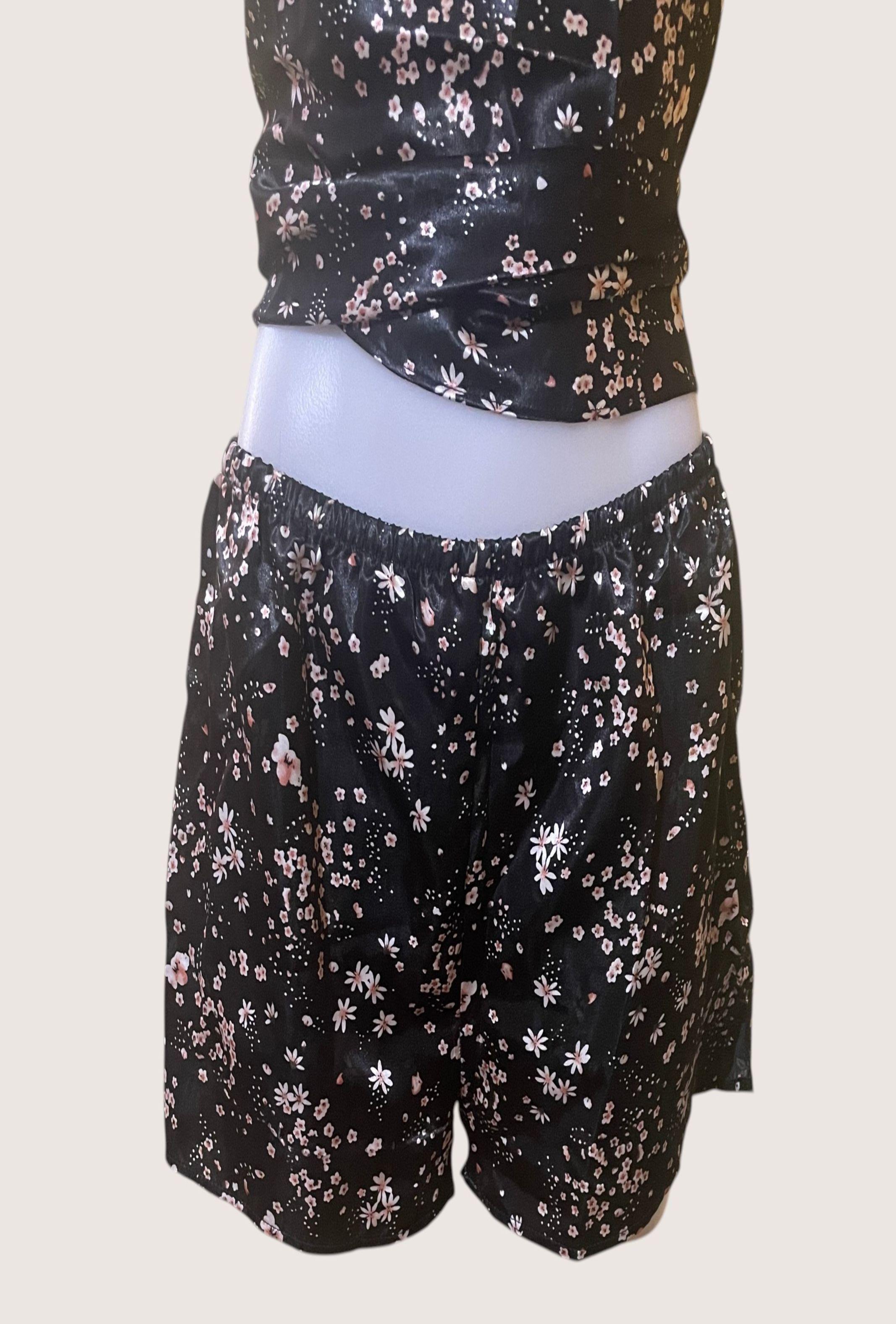 Pijama Satinado Mujer Floral Elegante – Conjunto Short y Top con Encaje, Nuevo sin Uso-2