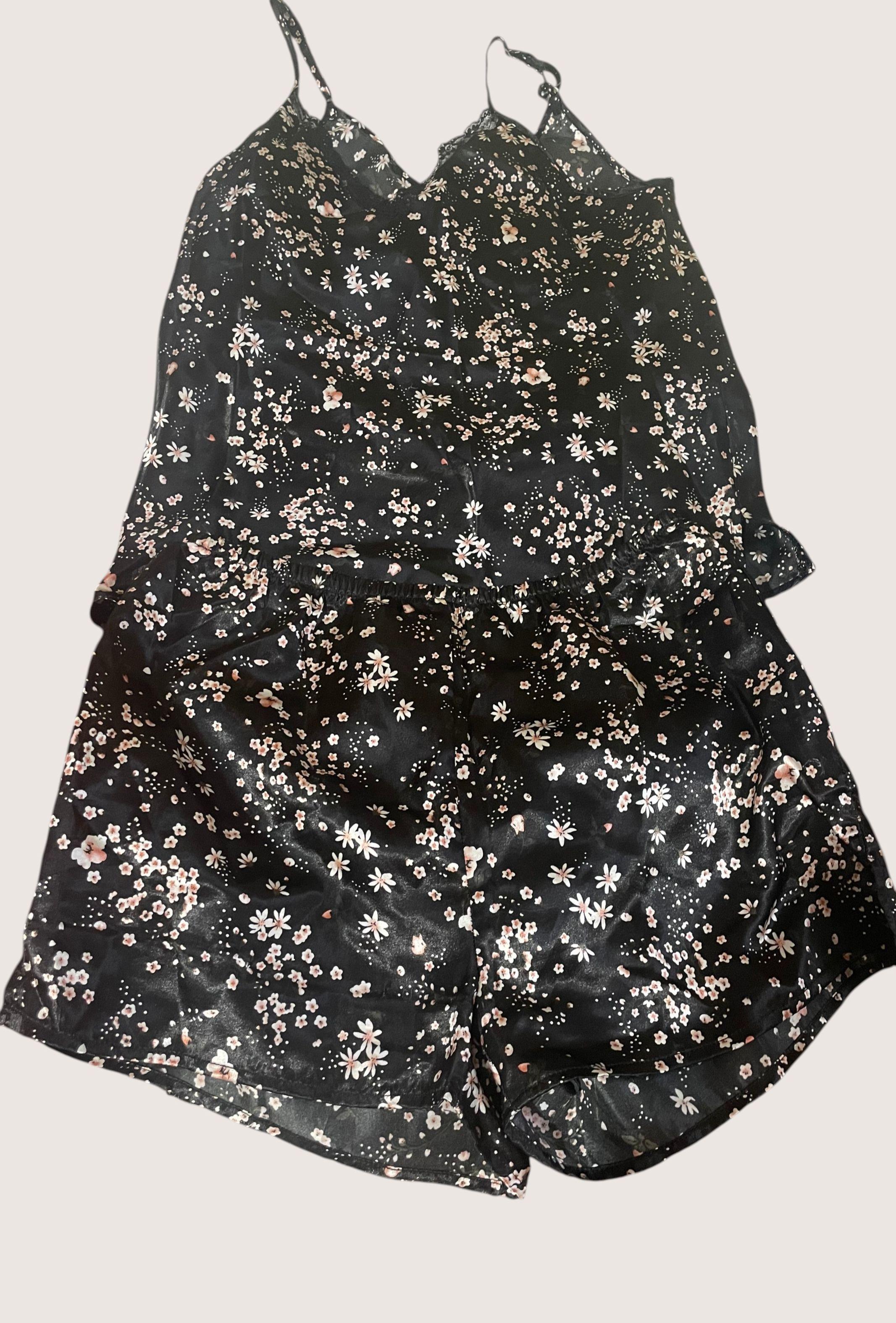 Pijama Satinado Mujer Floral Elegante – Conjunto Short y Top con Encaje, Nuevo sin Uso-4