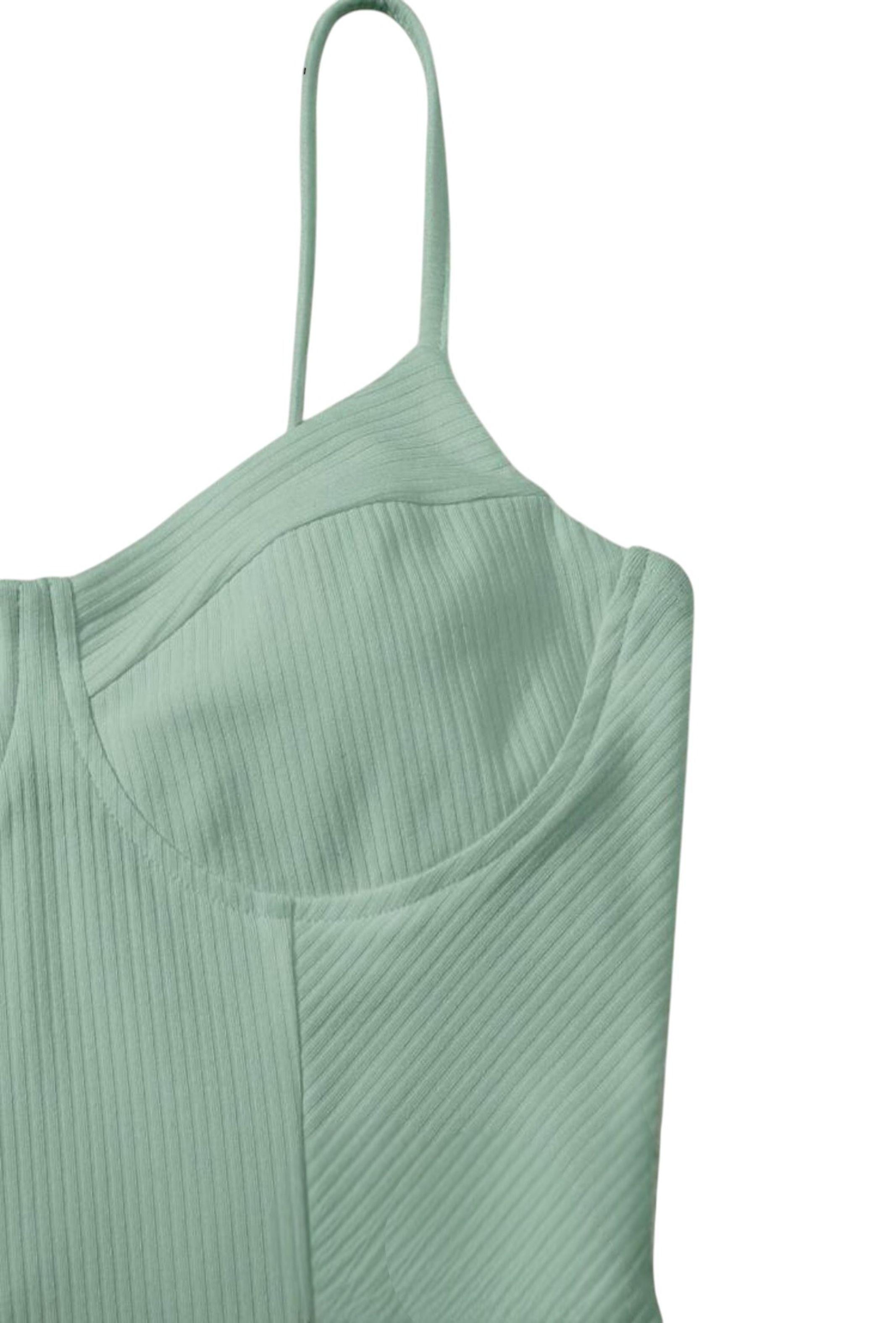 Body de mujer verde pastel, elasticado y acanalado con copas formadas y tirantes delgados – estiliza-2