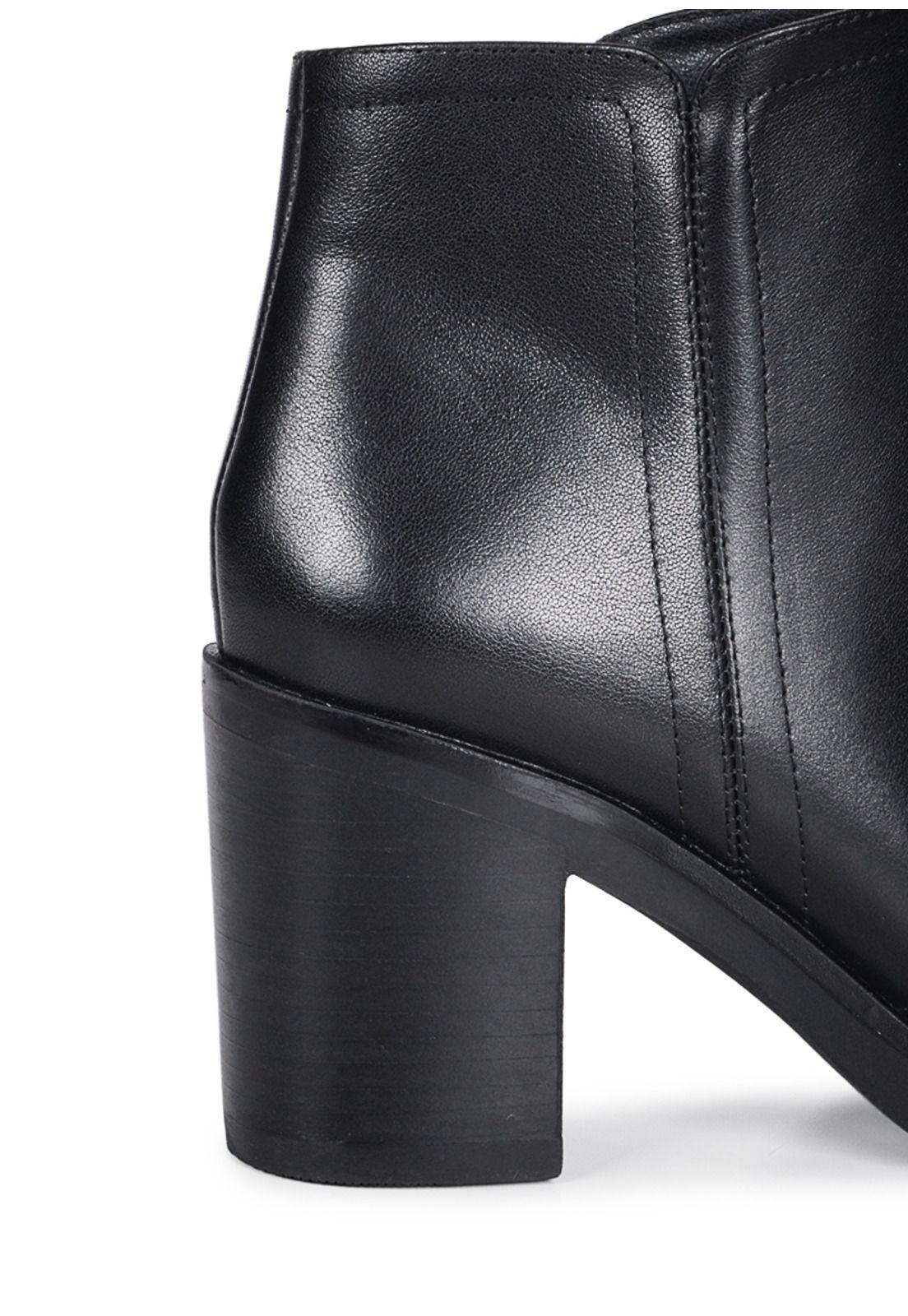 Botín Cuero Zahra Negro-3