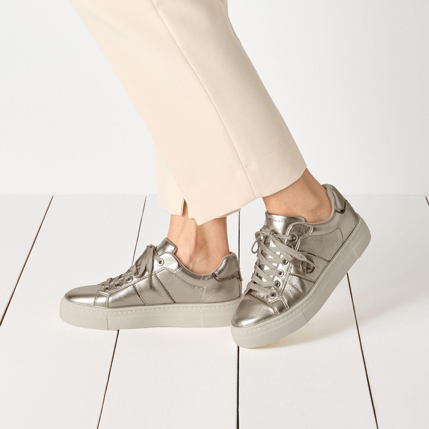 Zapatilla Mujer 23724-42 Dorada  Tamaris-1