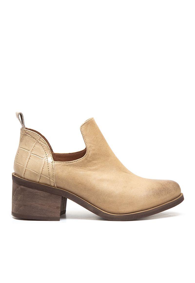 Botin De Cuero Petra C2 Beige Giani Dafirenze-0