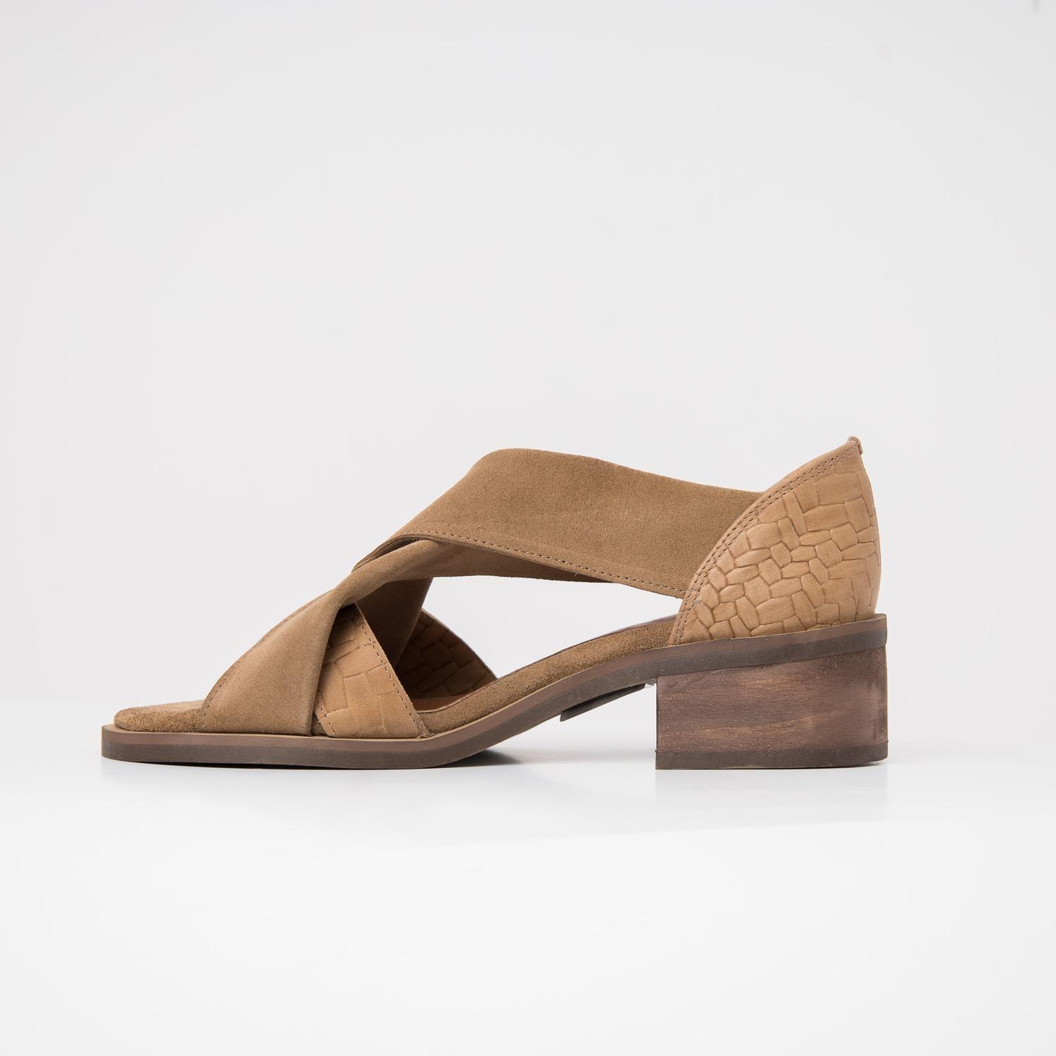 Sandalia Mujer Cuero  Tortolita Taupe-2