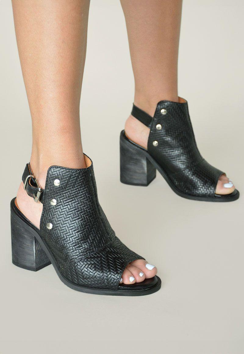 Sandalia De Cuero Eminia C5 Negro Giani Dafirenze-1