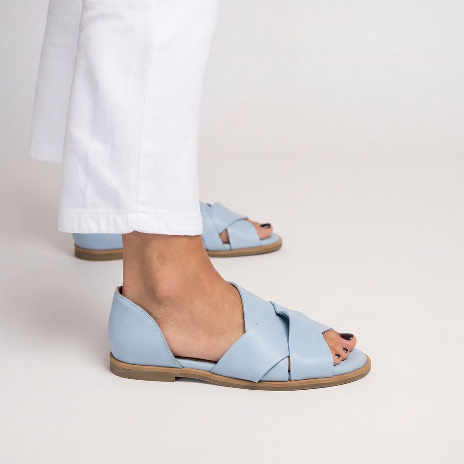 Sandalia Mujer Cuero  Socaire Celeste-1