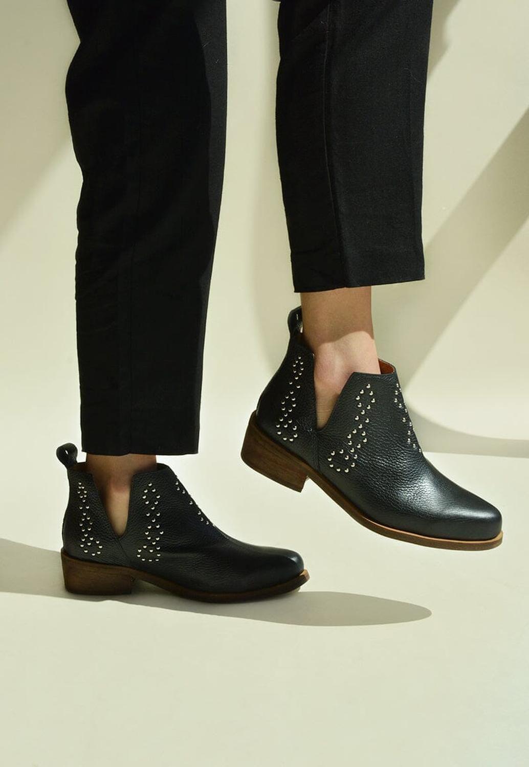 Botin Mujer De Cuero Emilia Negro C4-1