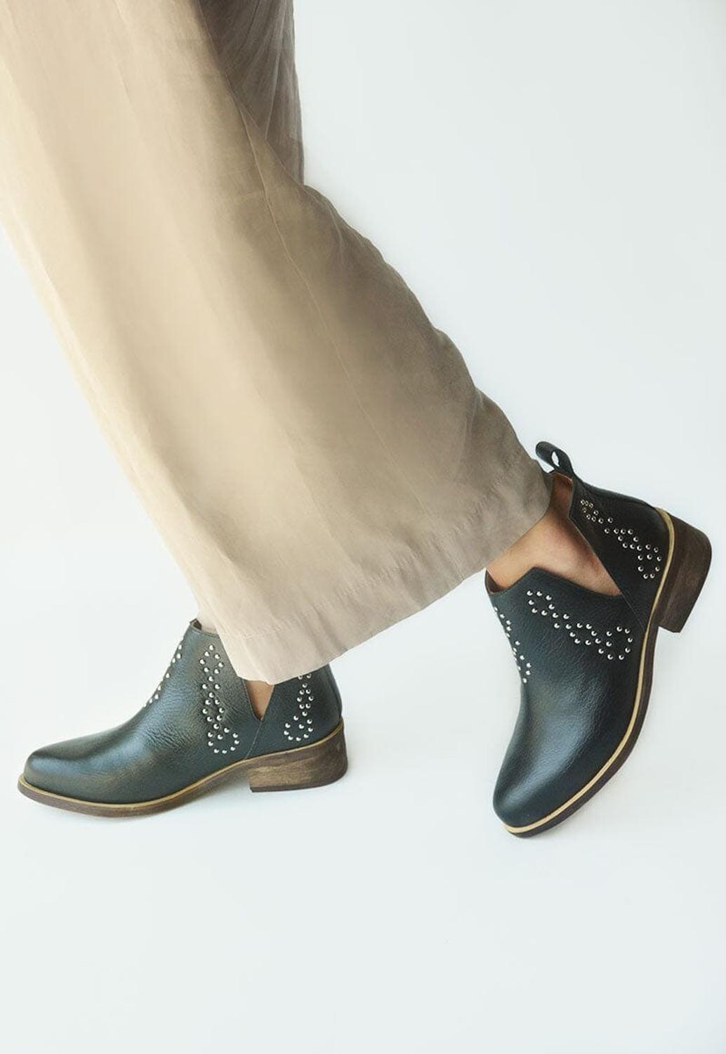 Botin Mujer De Cuero Emilia Negro C4-6