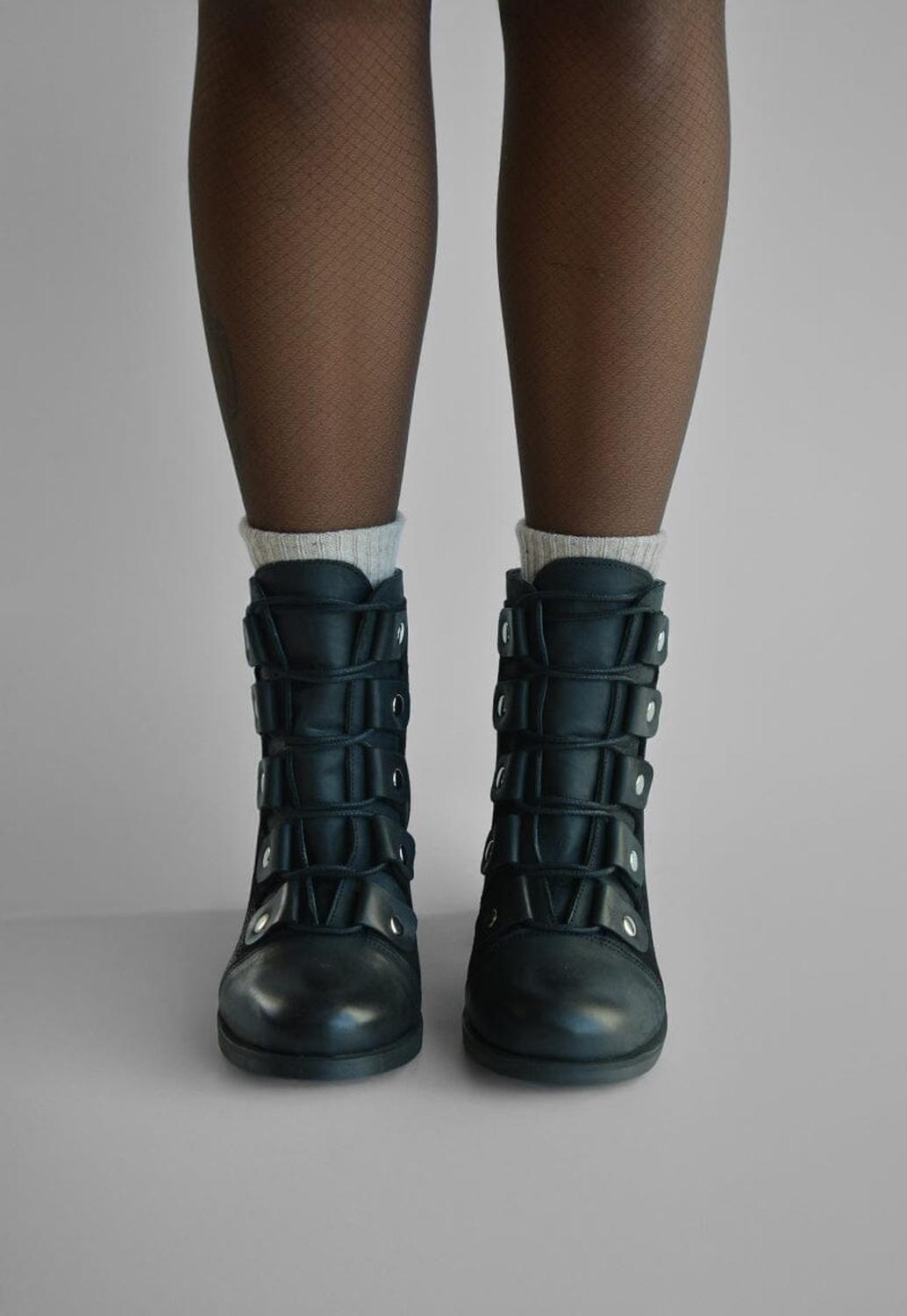 Botin Mujer De Cuero Ati Negro C18-5
