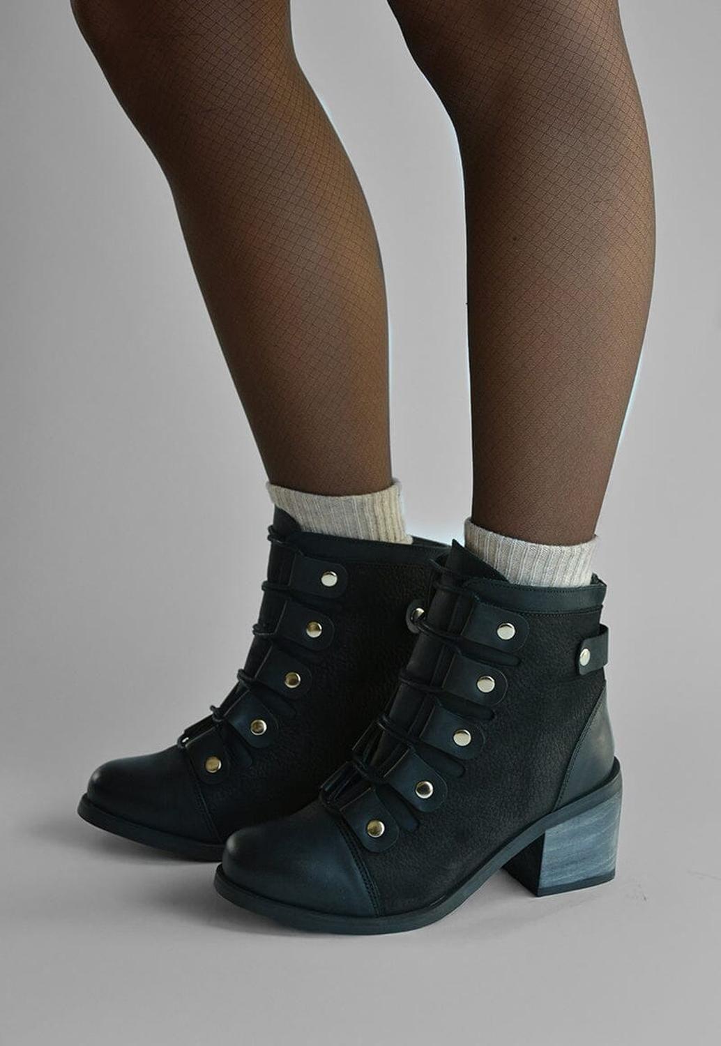 Botin Mujer De Cuero Ati Negro C18-6