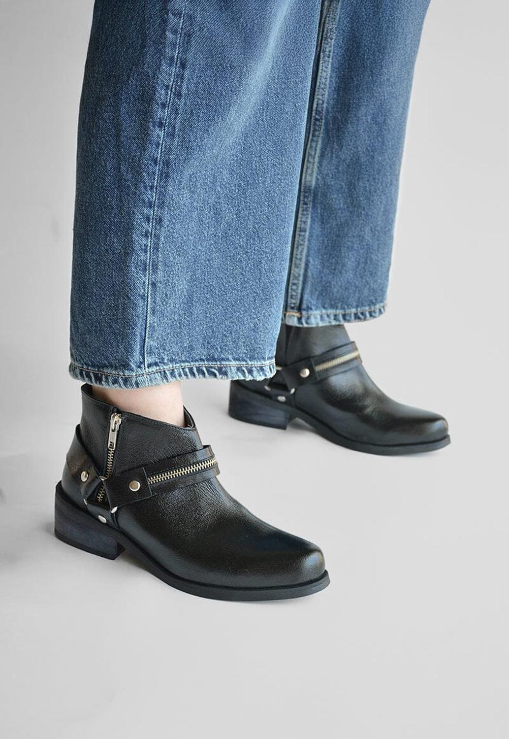 Botin Mujer De Cuero Margot Negro C8-6