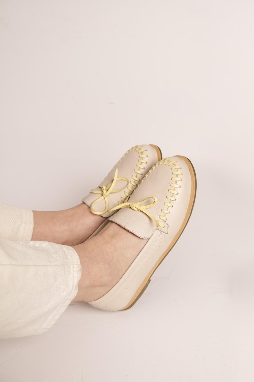 Mocasin Cuero Mujer  Delta Beige Amarillo-4