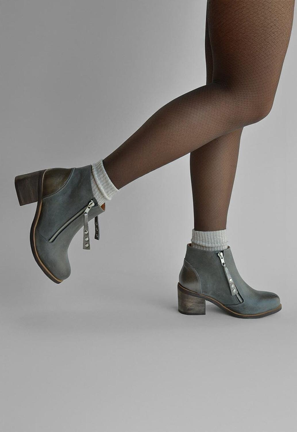 Botin Mujer De Cuero Sai Gris C13-6