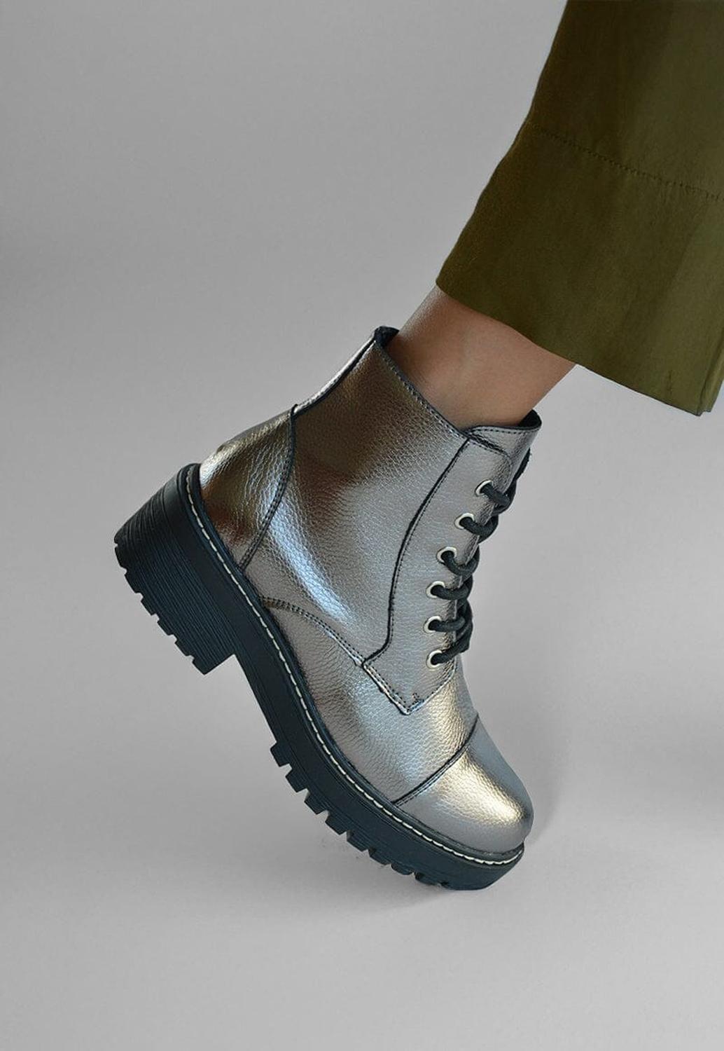 Botines Mujer De Cuero Tiuque Metálico C20-1