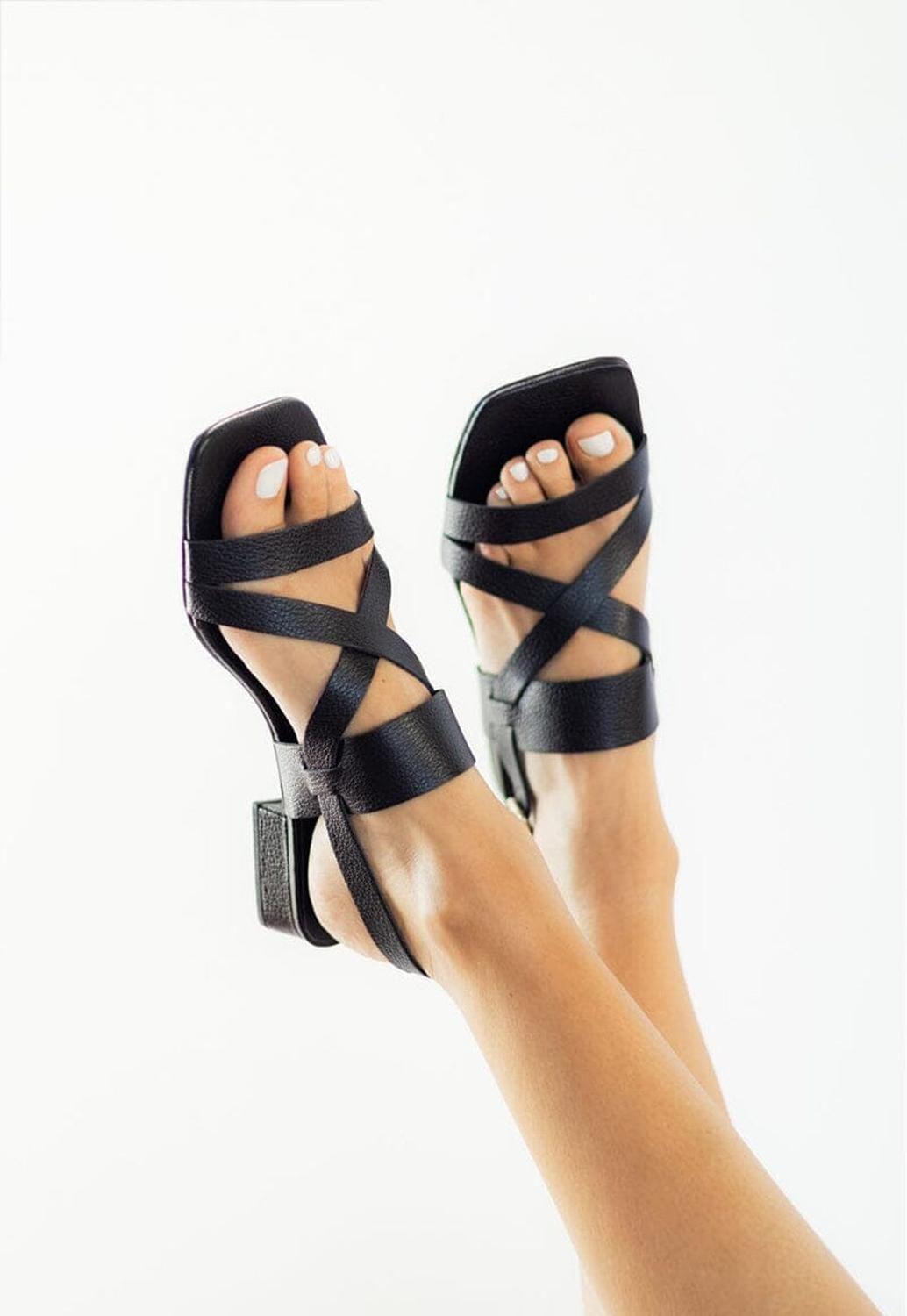 Sandalia Mujer / Nina Negro-6