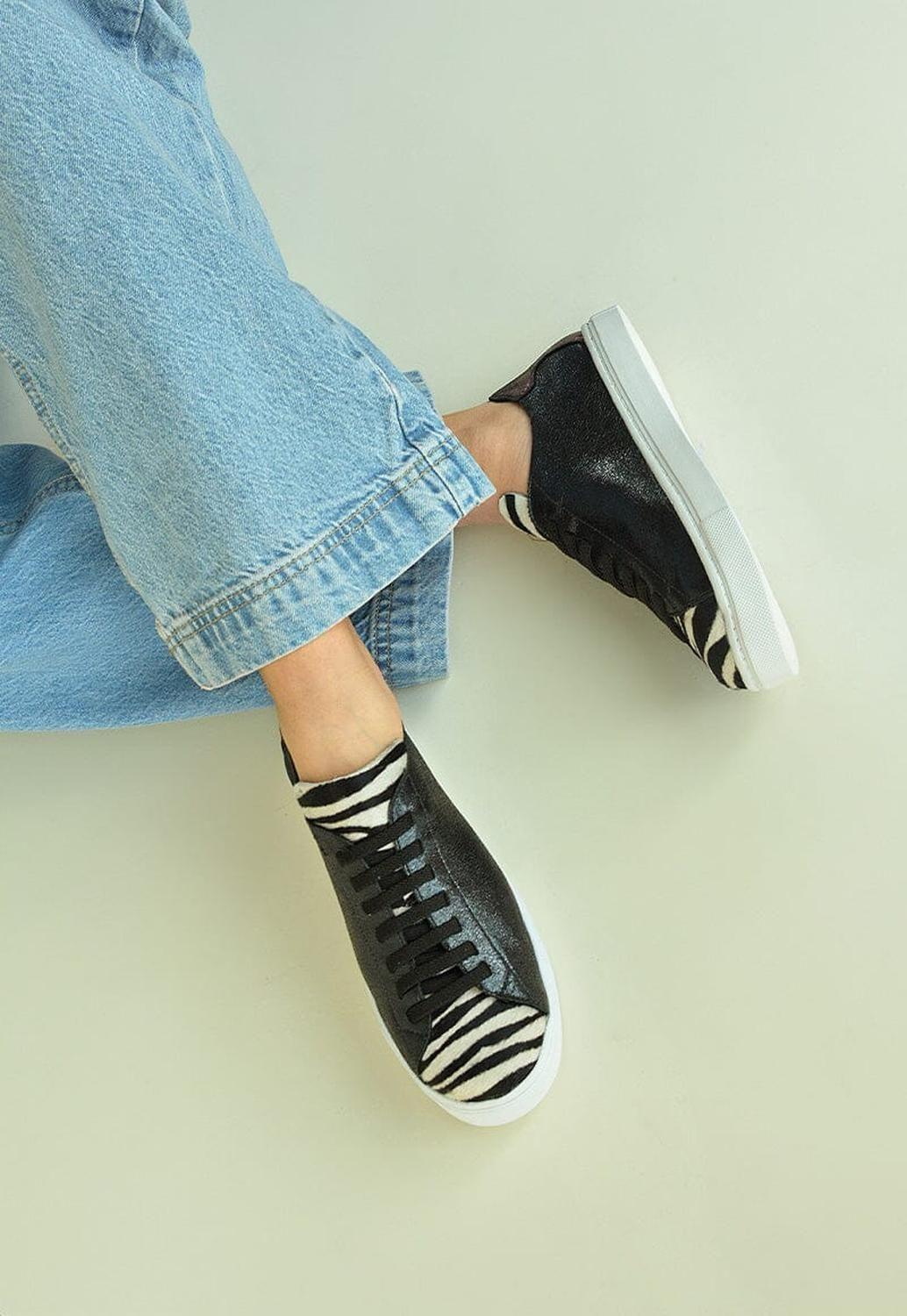 Zapatilla Mujer De Cuero Roques Negro C1-8