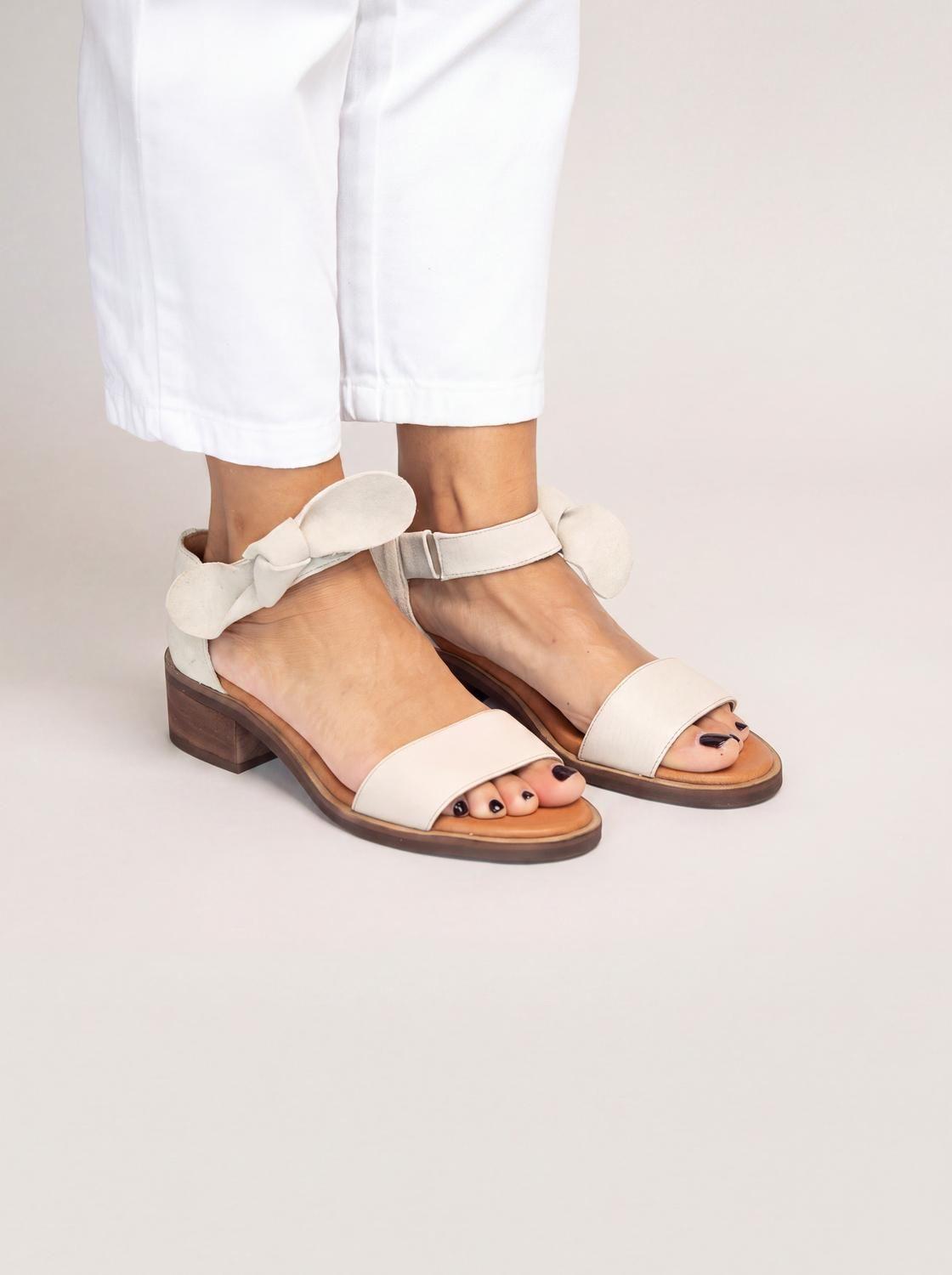 Sandalia Cuero Mujer Halieto Beige-1