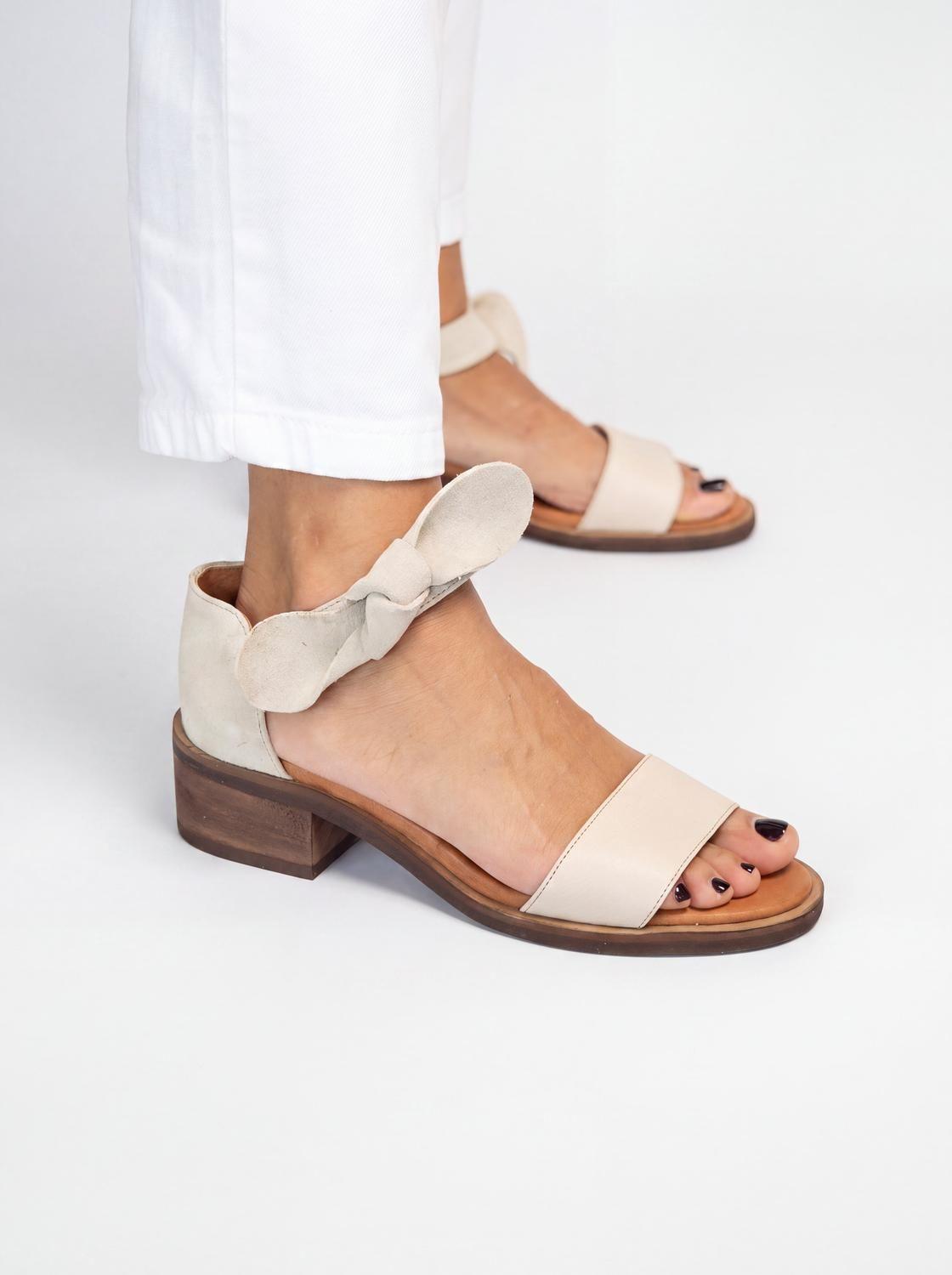 Sandalia Cuero Mujer Halieto Beige-4