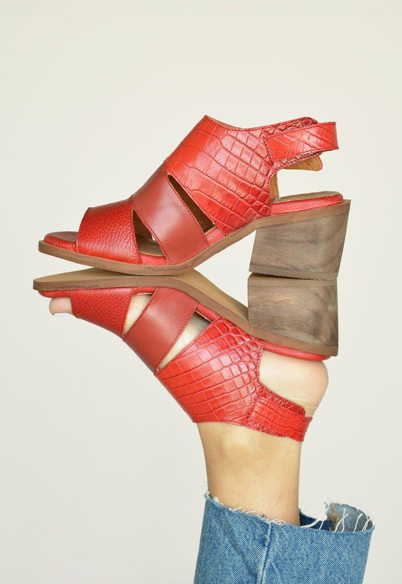 Sandalia De Cuero Cascanueces C9 Rojo Giani Dafirenze-1