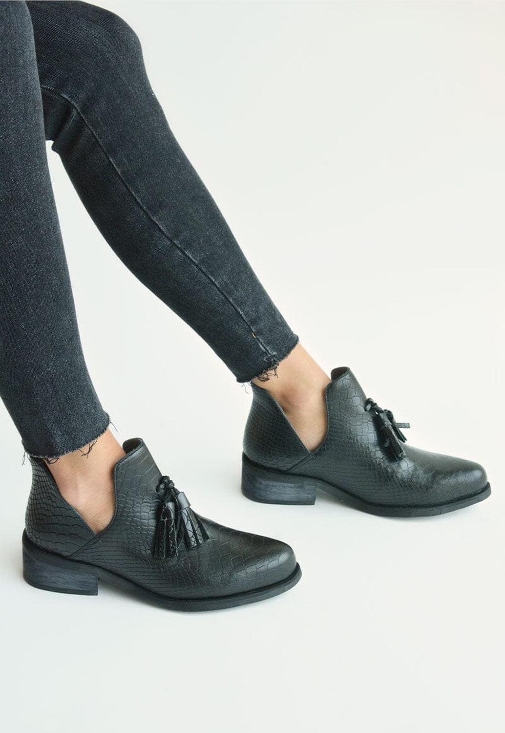 Botin Mujer De Cuero Adriana Negro C8-6