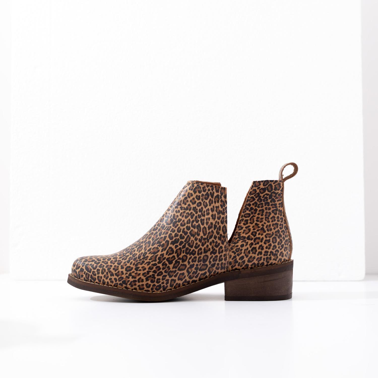 Botin Mujer  Cuero Mujer  Chirigue Leopardo-2
