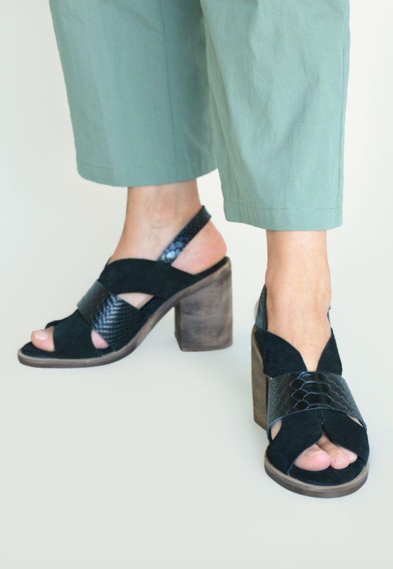 Sandalia De Cuero Macadamia C1 Negro Giani Dafirenze-1