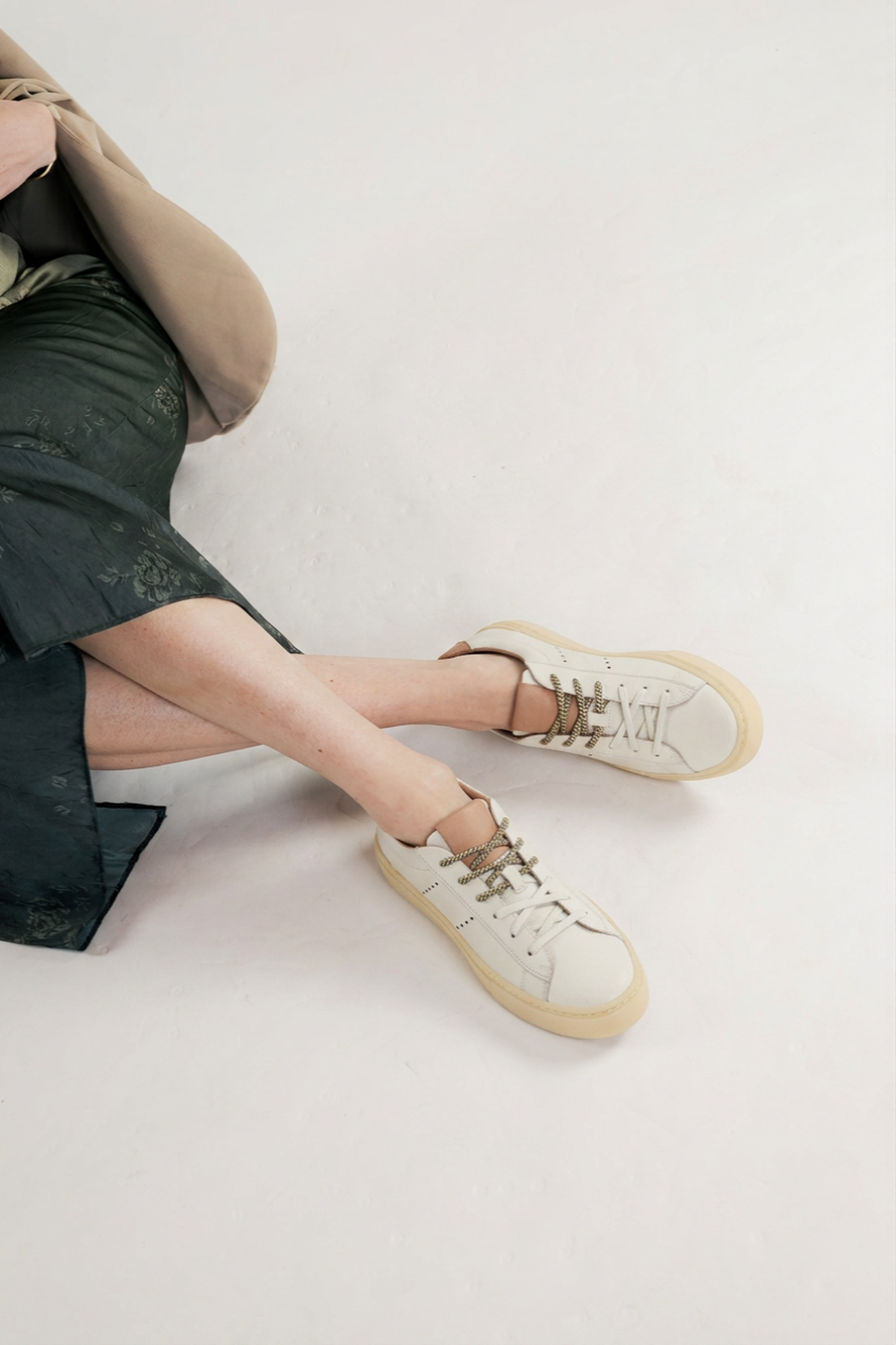 Zapatilla Mujer / Amapola Beige-3