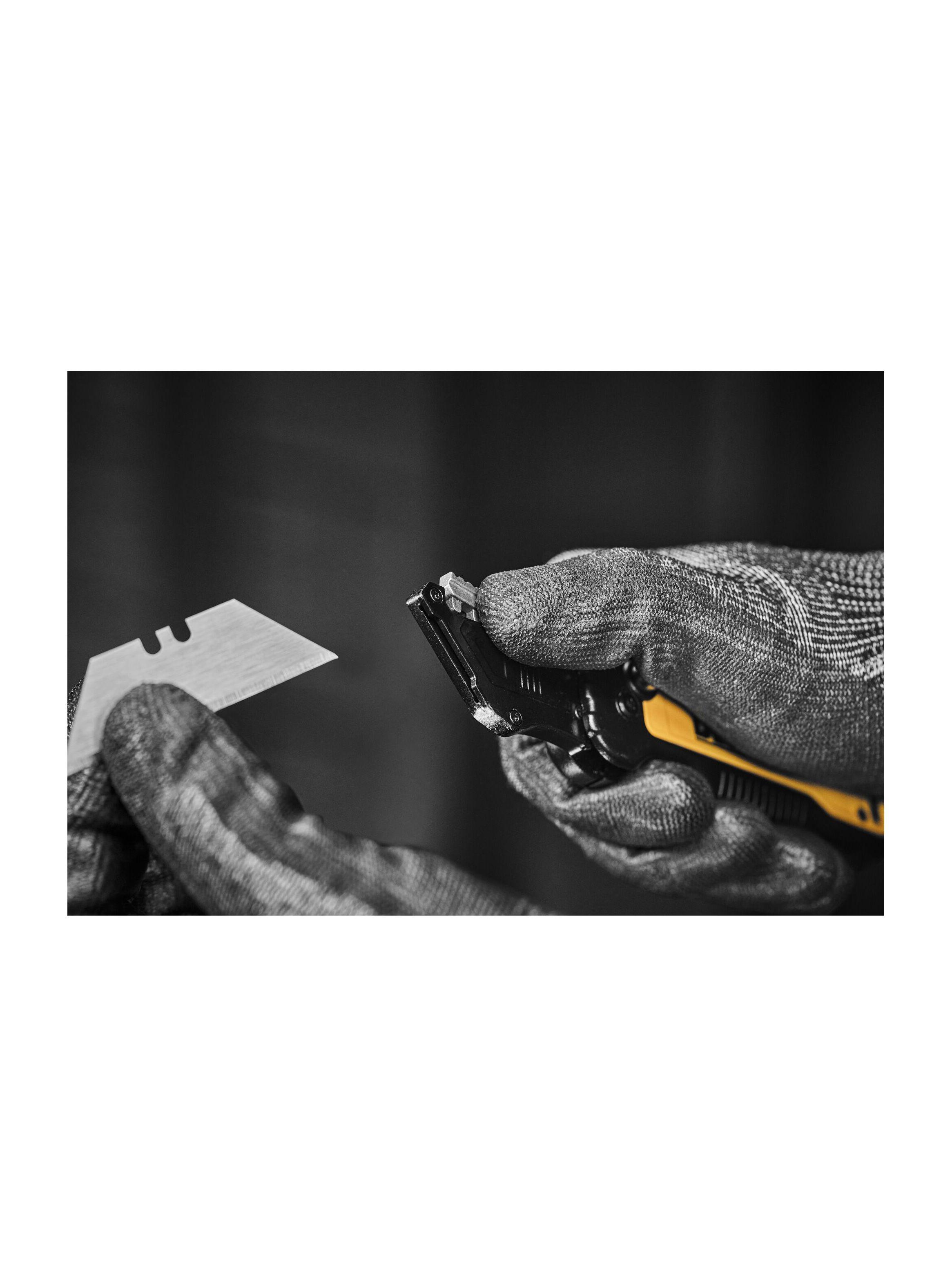 Cuchillo plegable con almacenamiento DEWALT DWHT10992-5