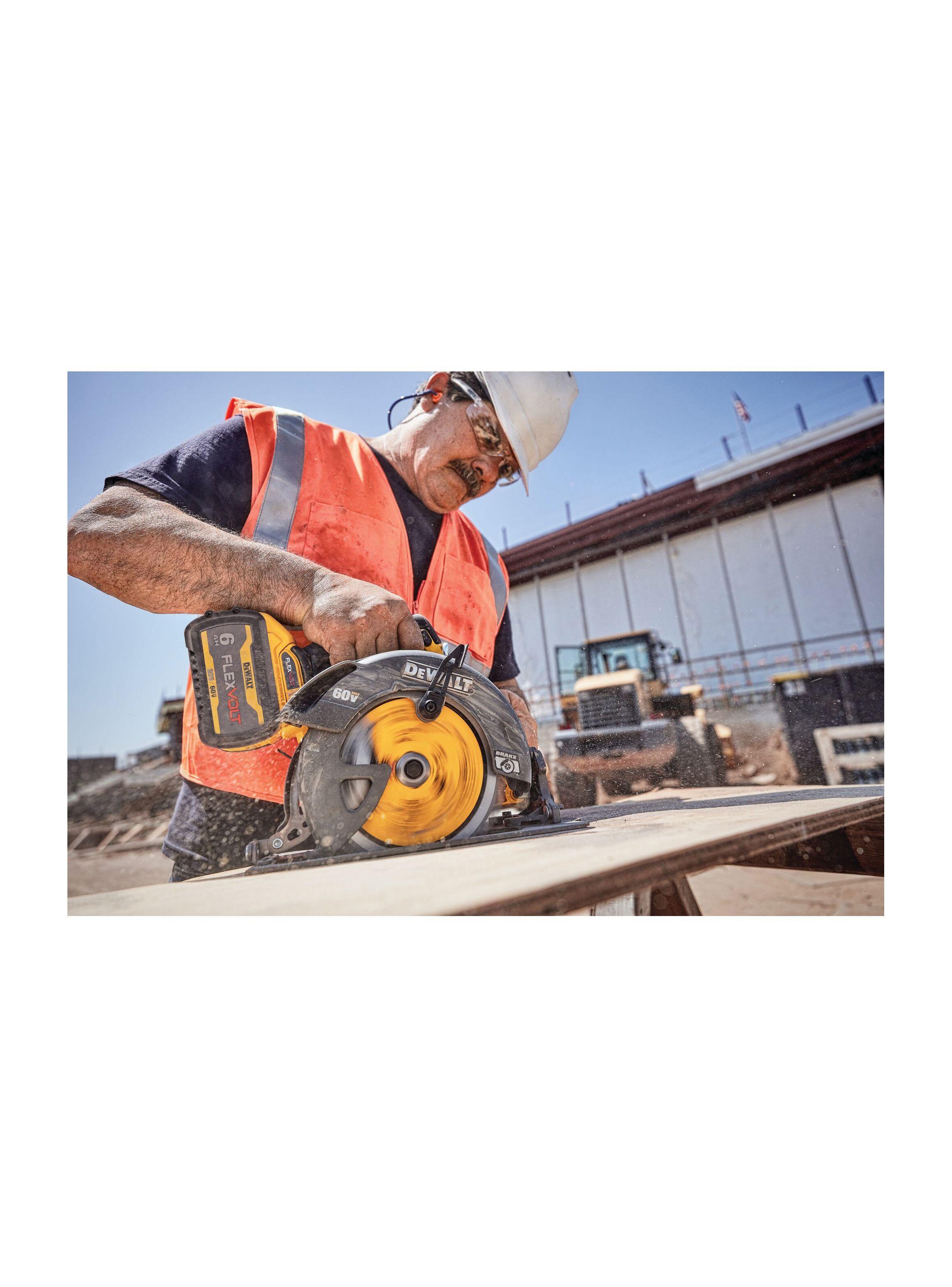 Sierra Circular 7-1/4" 60V s/batería  DCS578B-B3-3