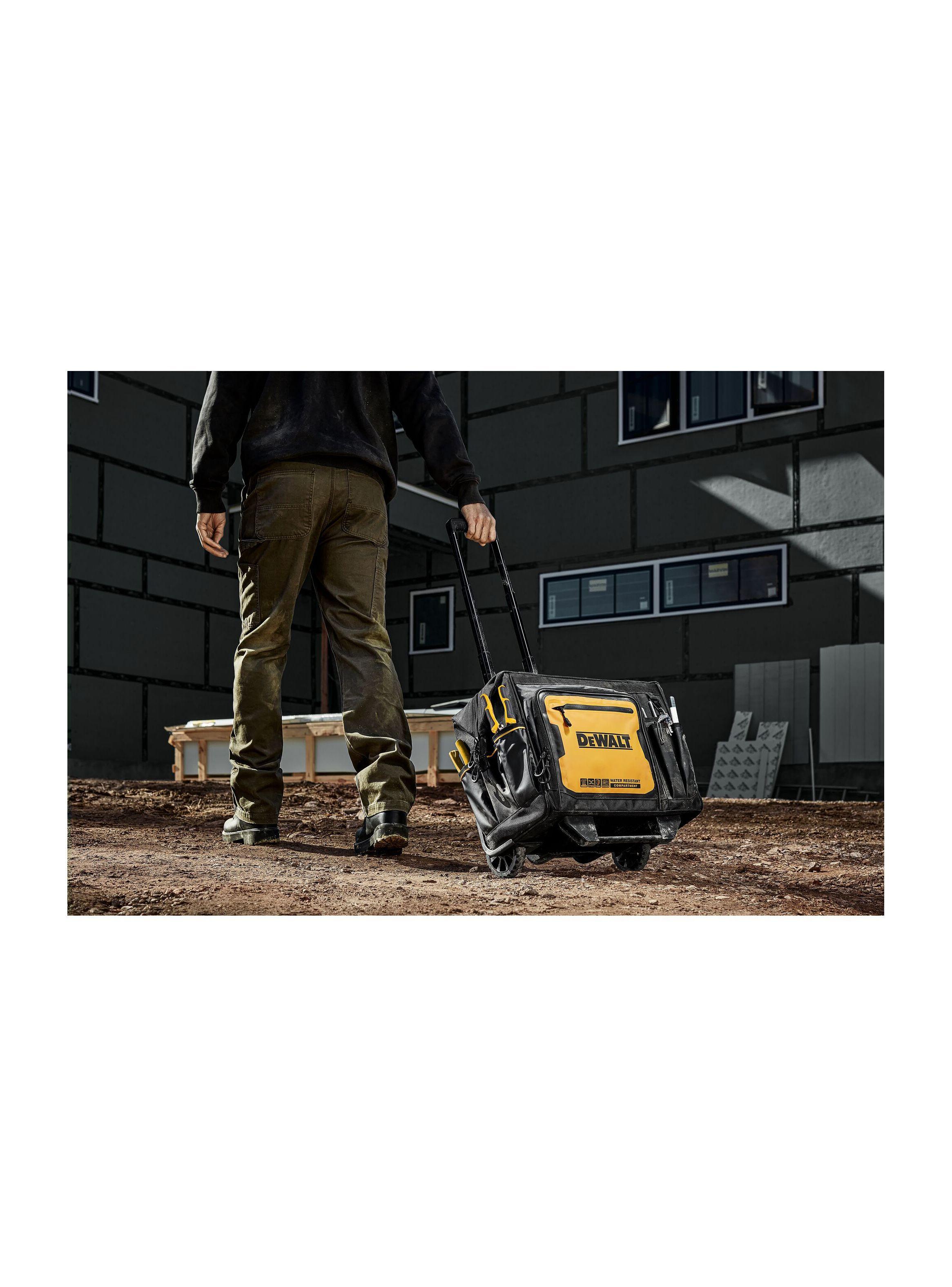 Bolso p/herramientas 18" 27 bolsillos DEWALT DWST60107-1-5