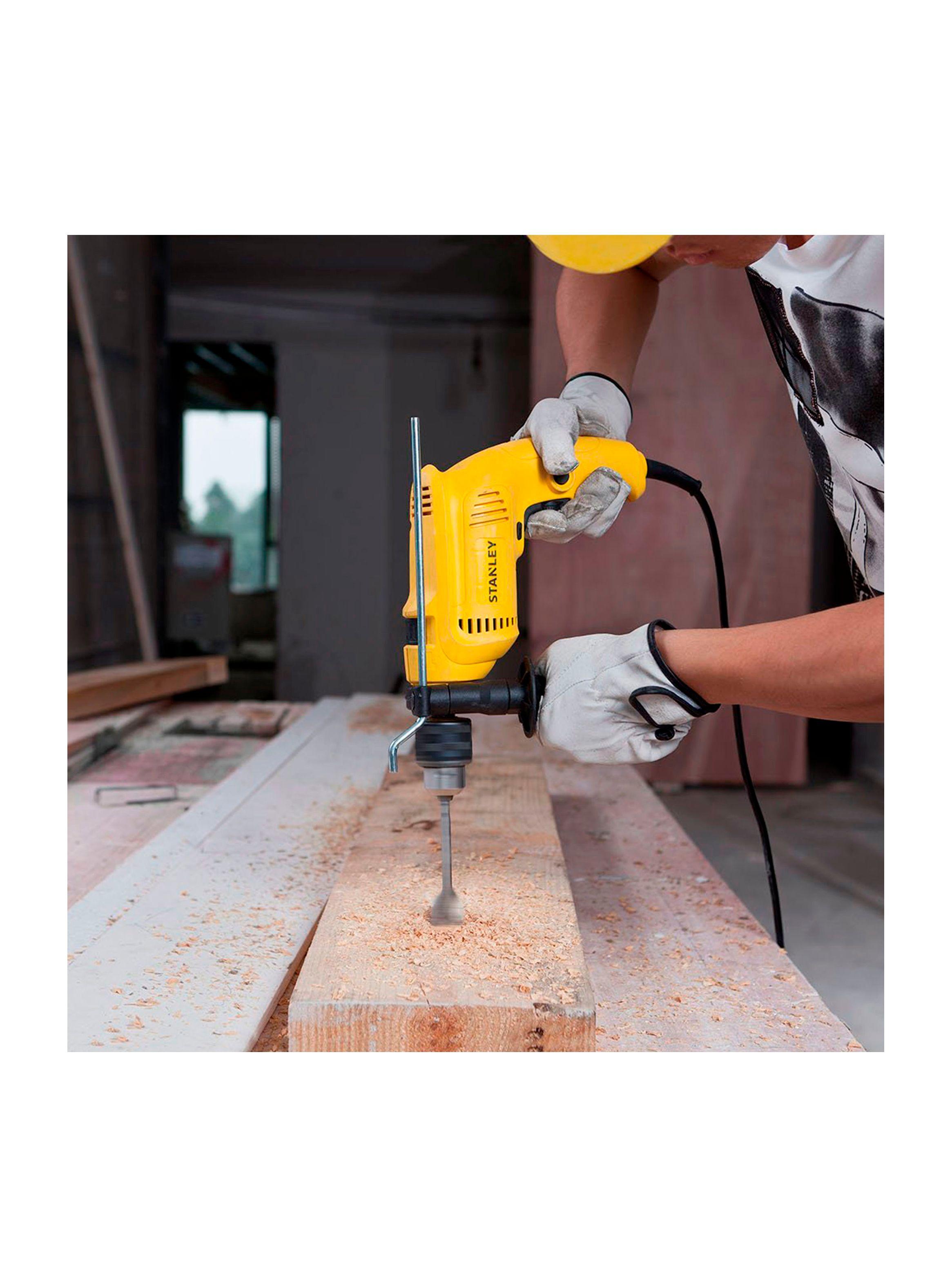 Taladro percutor 600W +  37 piezas Stanley SDH600KA-B2C-4