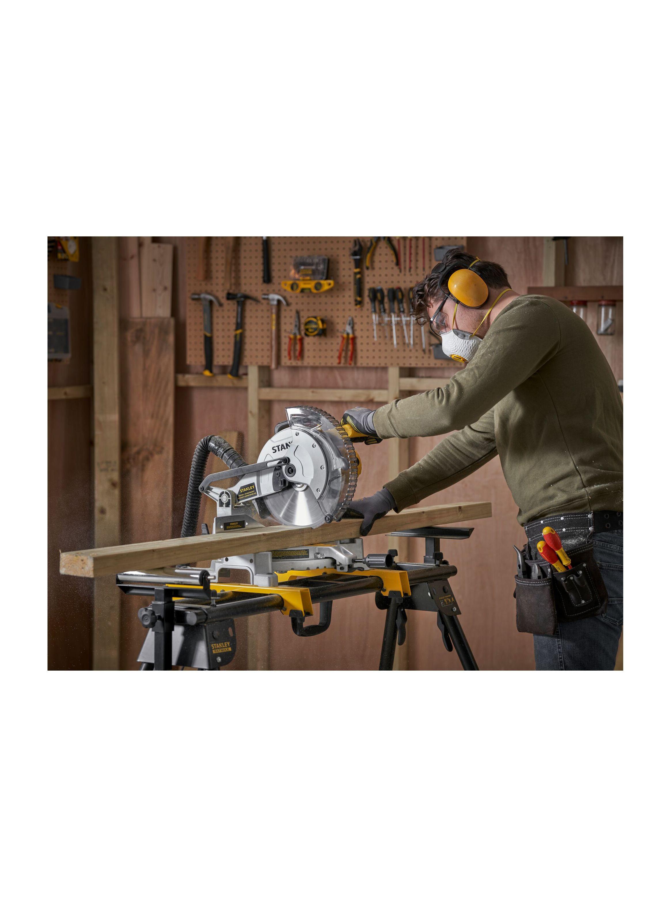 Sierra ingleteadora compuesta 10” 1800W STANLEY SM161-B2-4