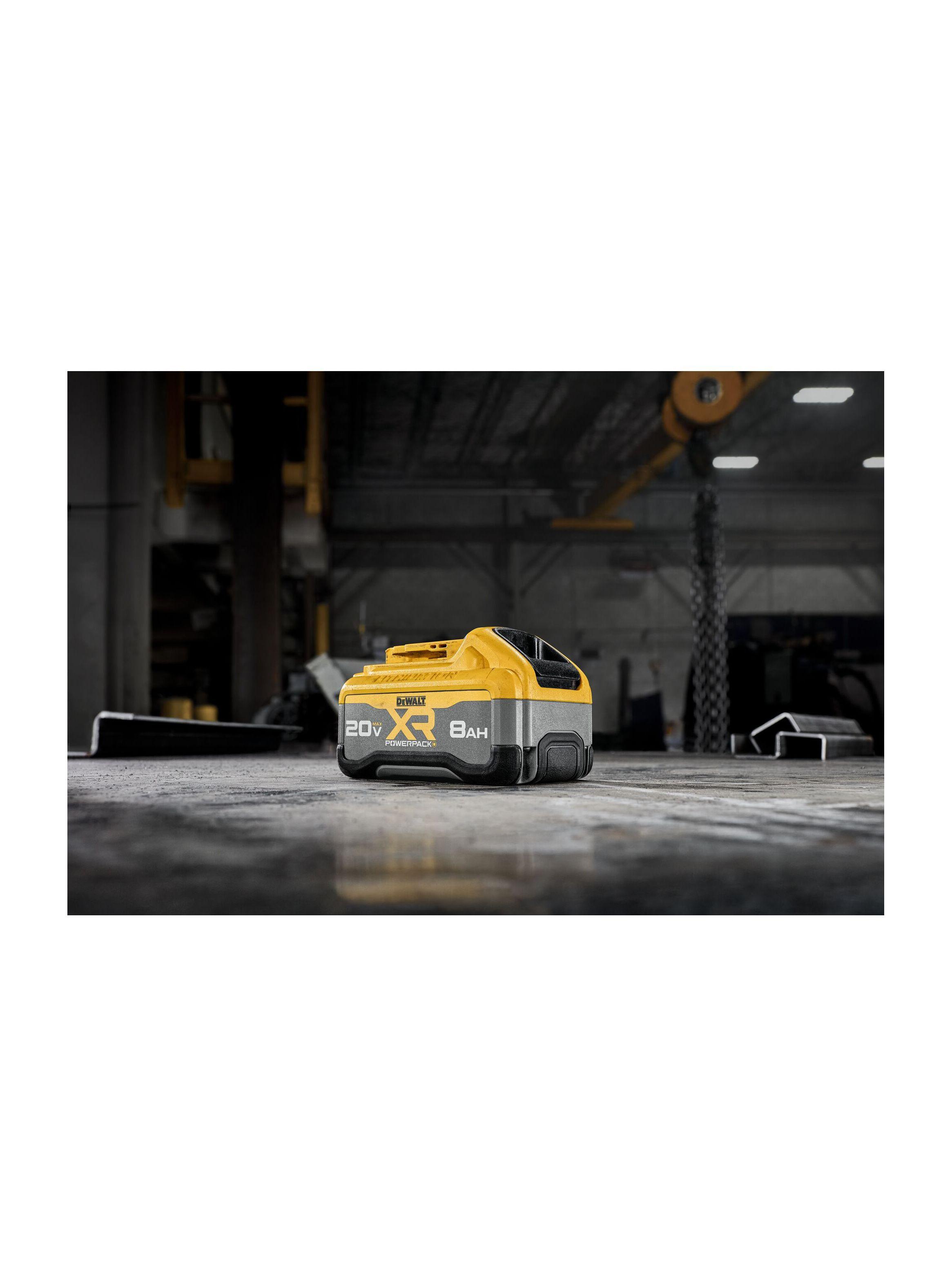 Batería XR POWERPACK 20V 8Ah DEWALT DCB2108-B3-3