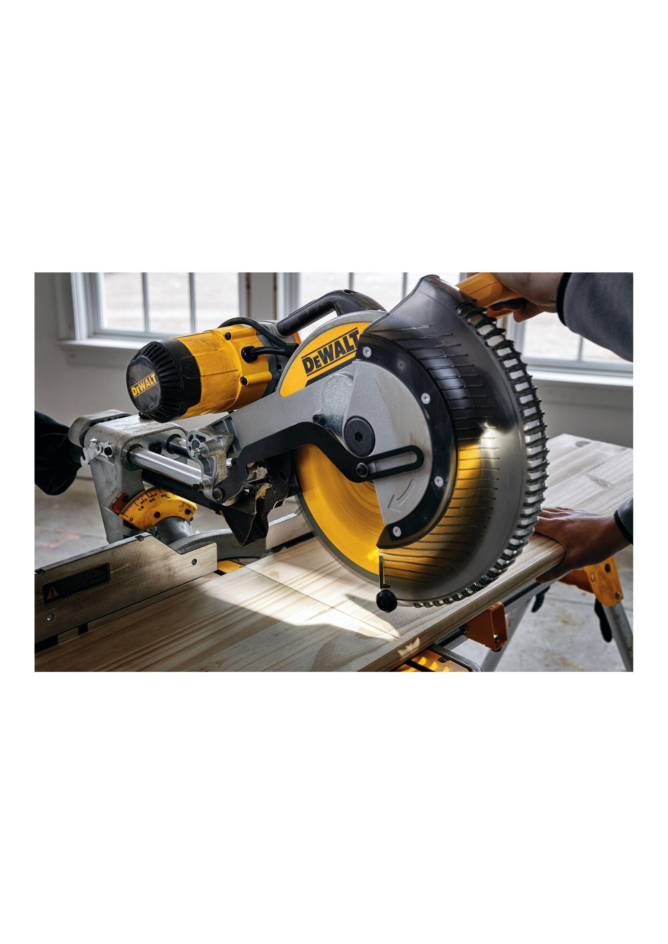 Sierra Ingleteadora 12" telescópica 1675W -2