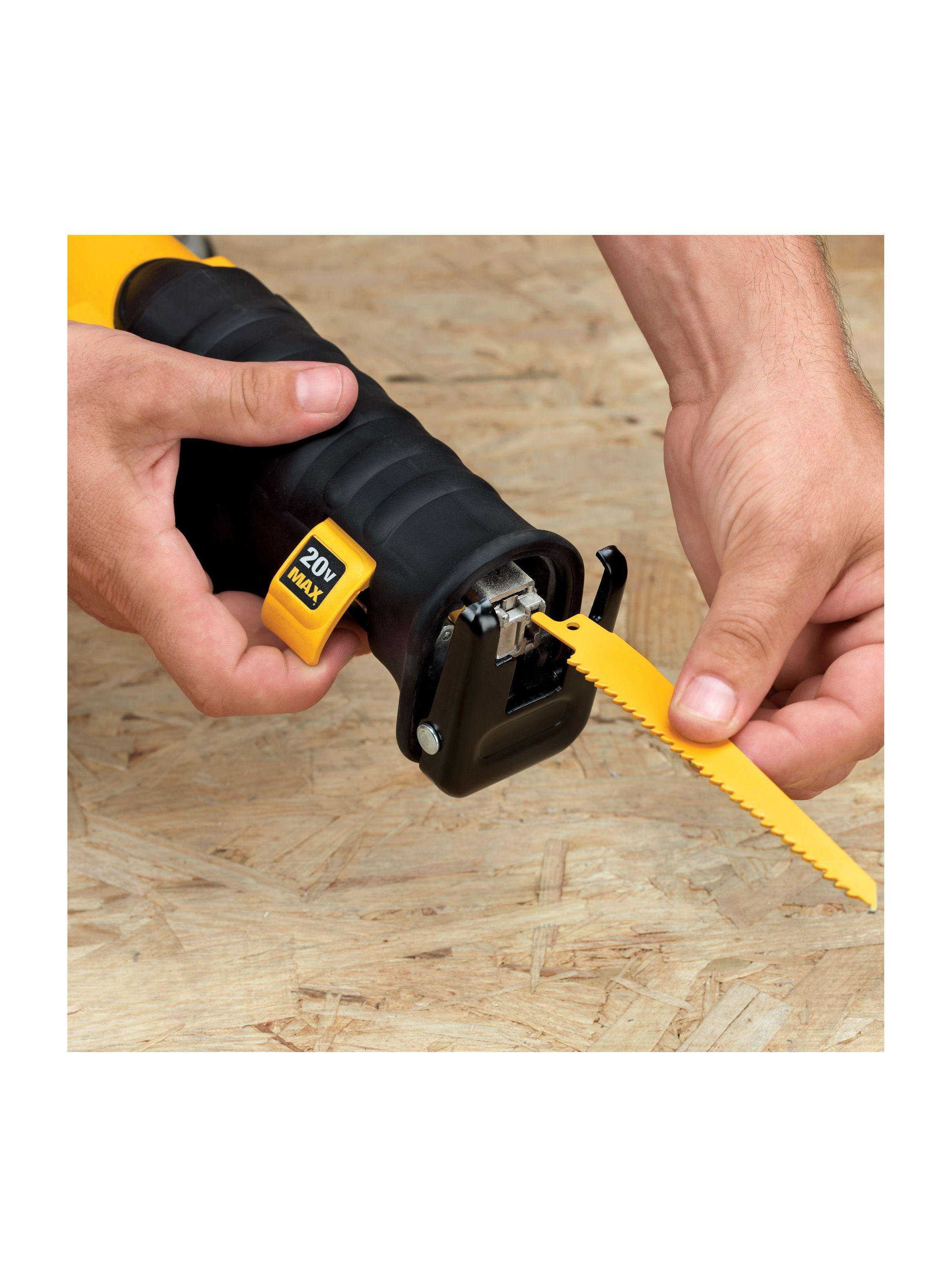 Sierra Sable Inalámbrica 20V Sin Batería DEWALT DCS380B-B3-5