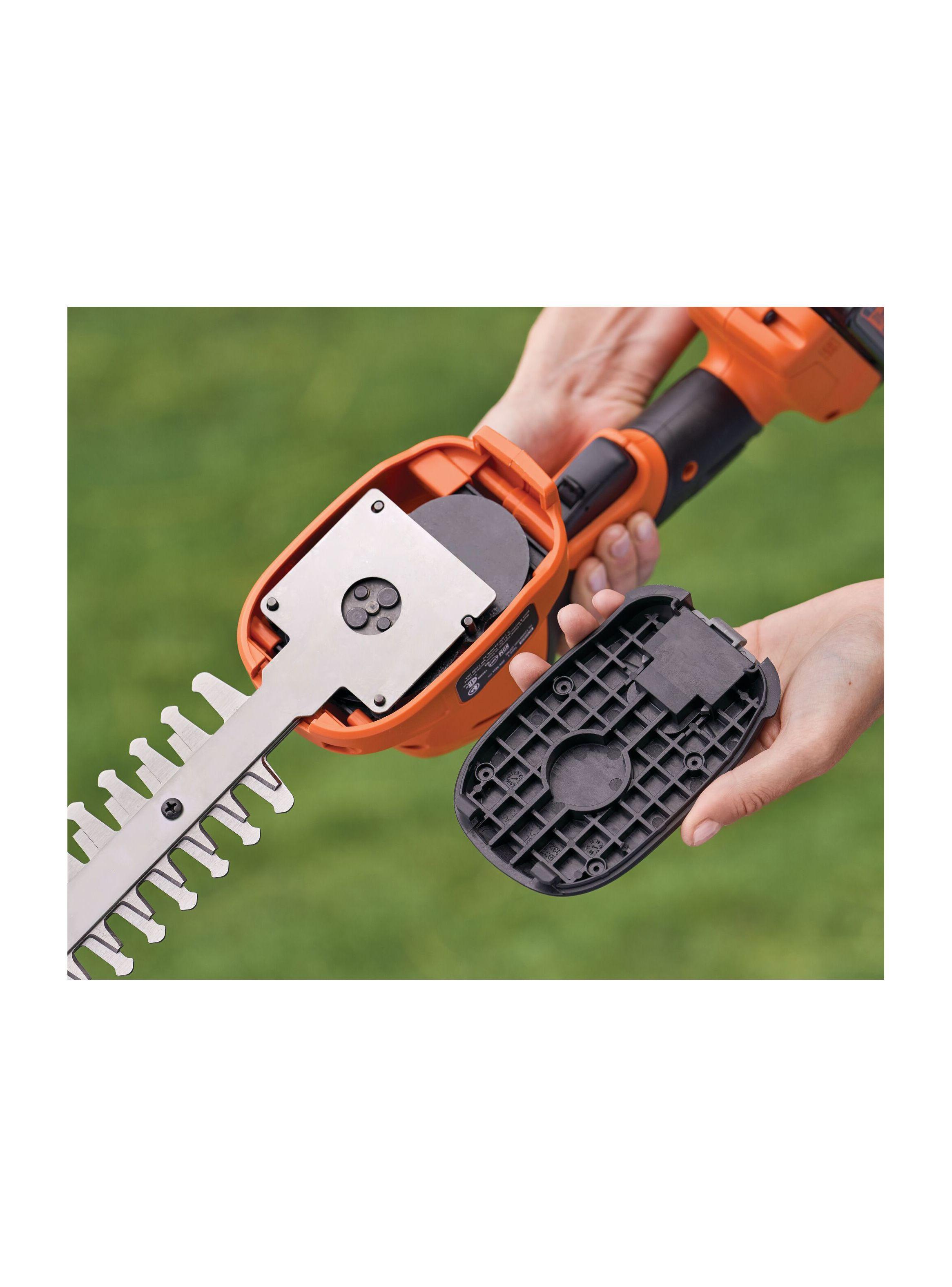 Cortaseto 20V 2 en 1 BLACK+DECKER BCSS820D1-B2-2