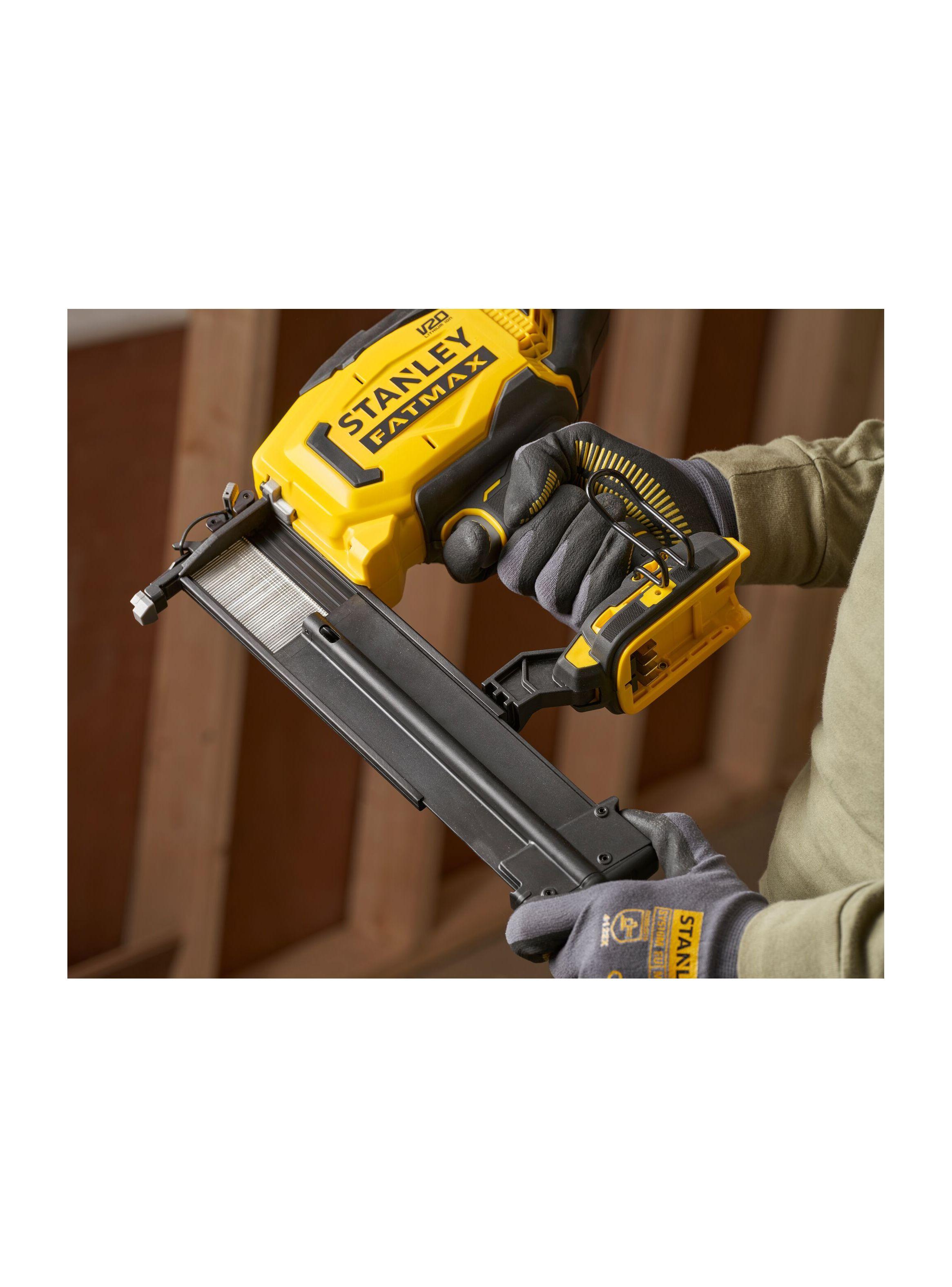 Clavadora calibre 18 20V sin carbones STANLEY SCN618B-B3-4