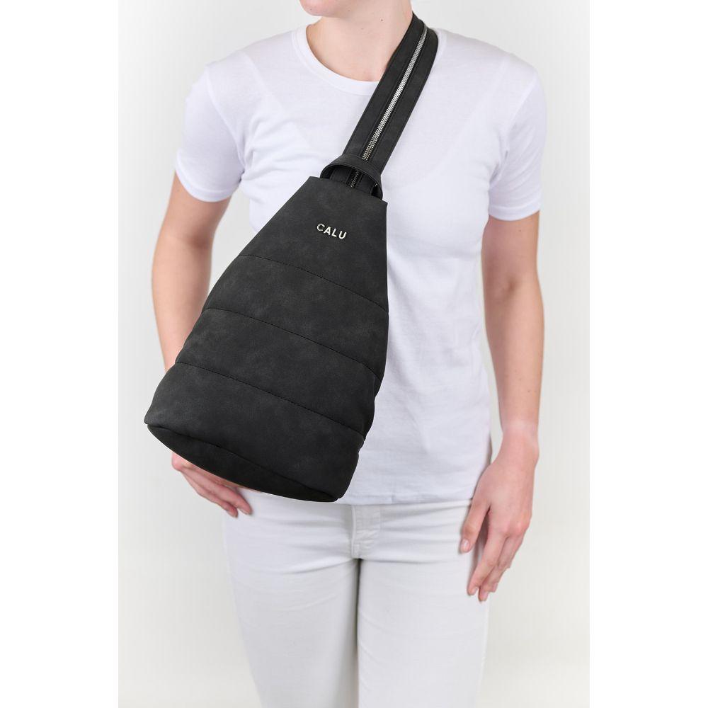 Mochila y Crossbody Amelie PU Negro Calu-6
