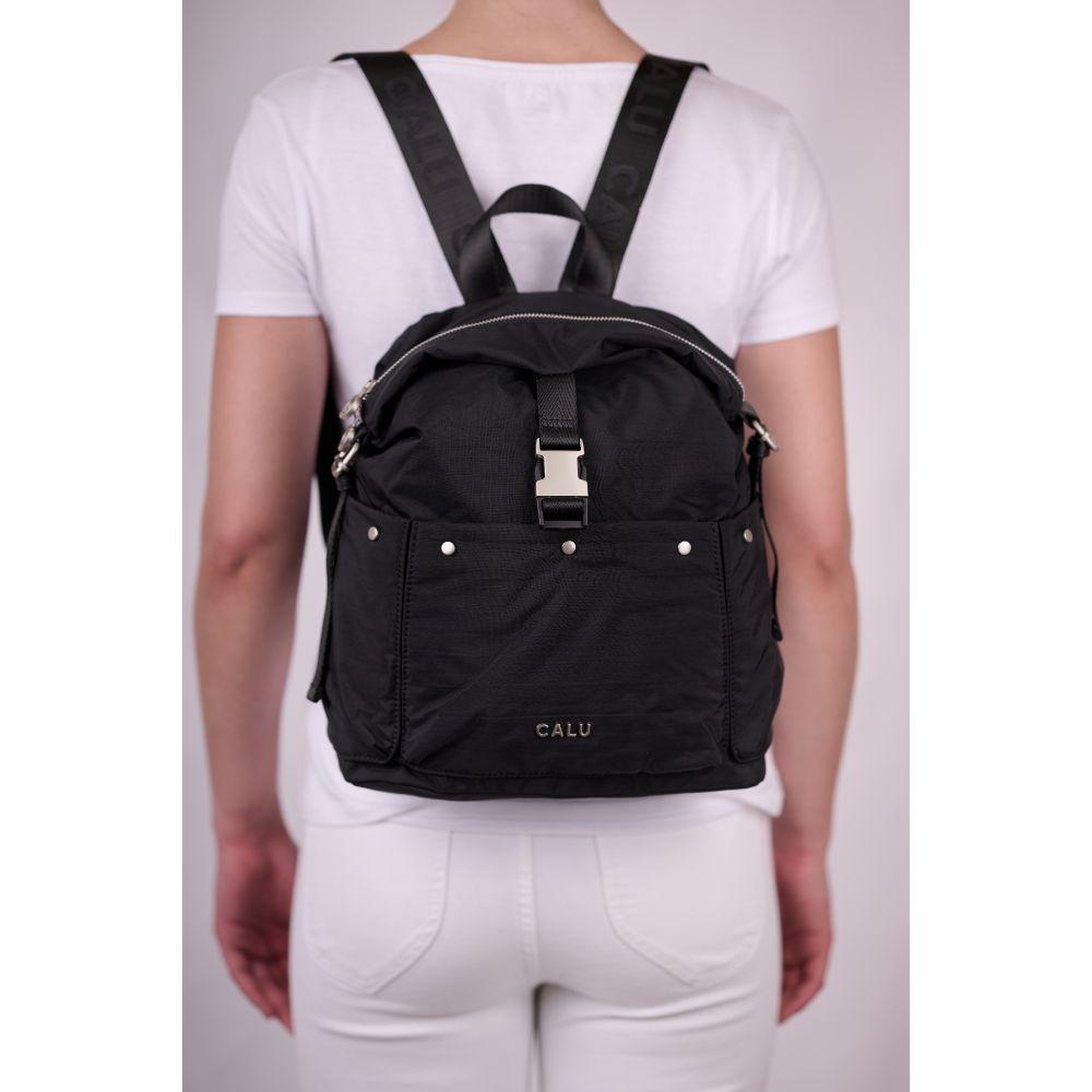Mochila Urbana Bolsillo Secreto Irina Negro Calu-5