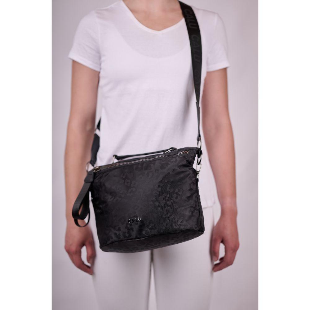 Cartera Simona Microfibra Leopardo Negro Calu-6