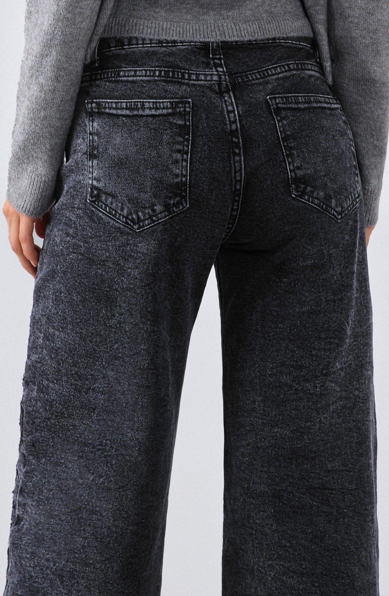 Pantalón Bordado Floral Gris Mujer Raindoor-3