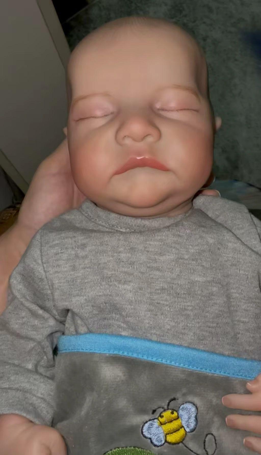Muñeco Bebé Reborn Niño 55 Cm de Vinilo Realista con Ropa y Gorrito-2