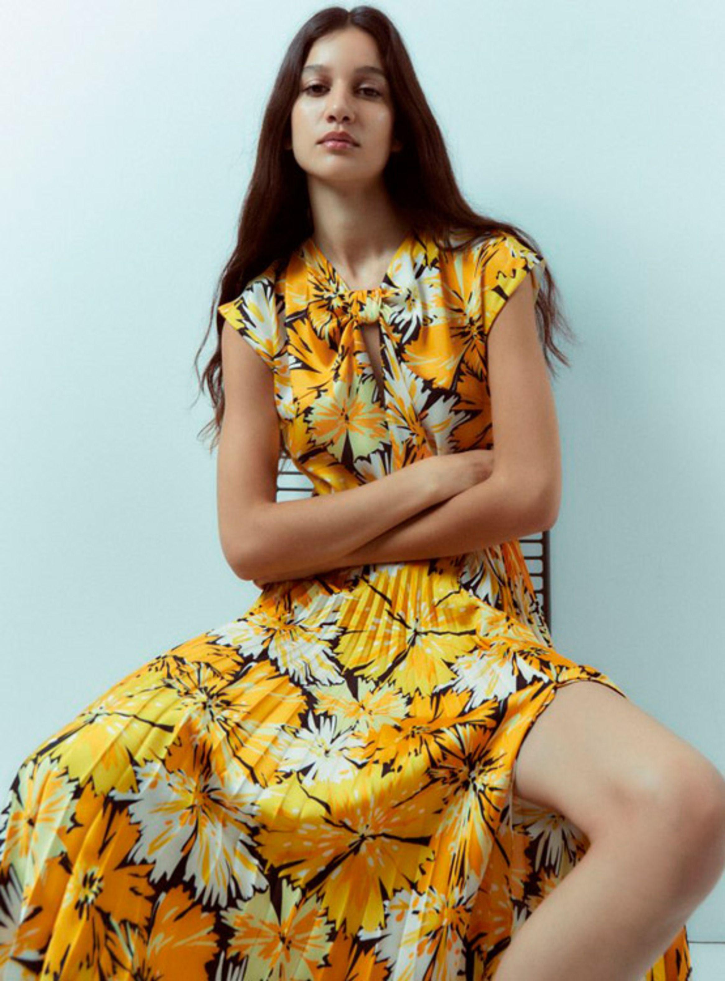 Vestido Largo Sfera Plisado Mostaza-5