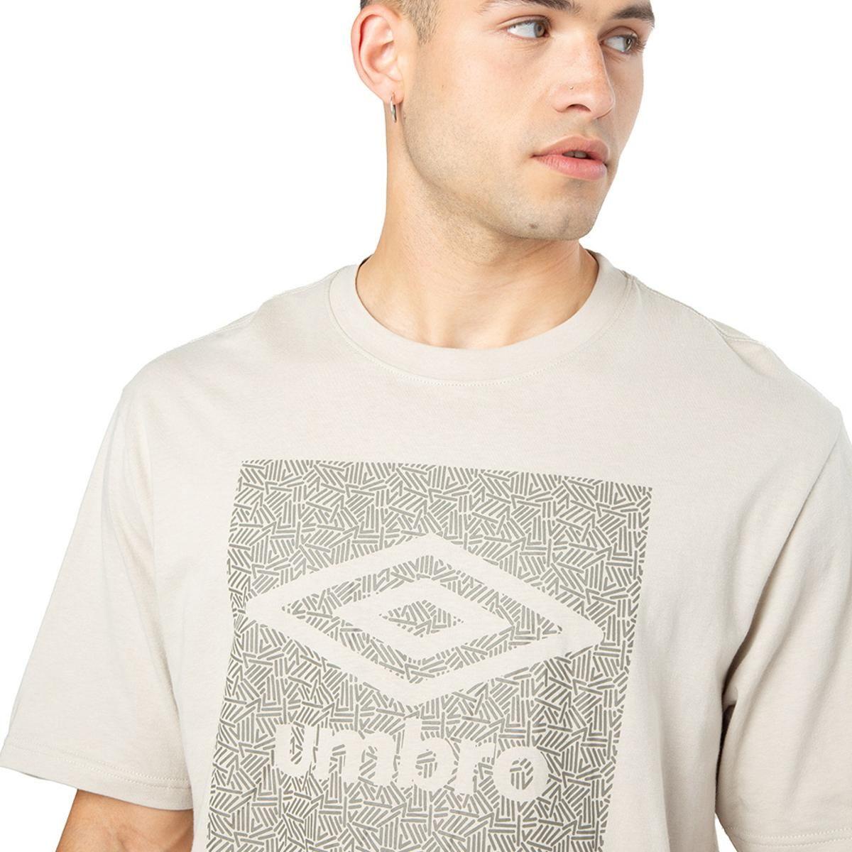 Polera Umbro Essentials Big Logo Square Hombre Beige-3