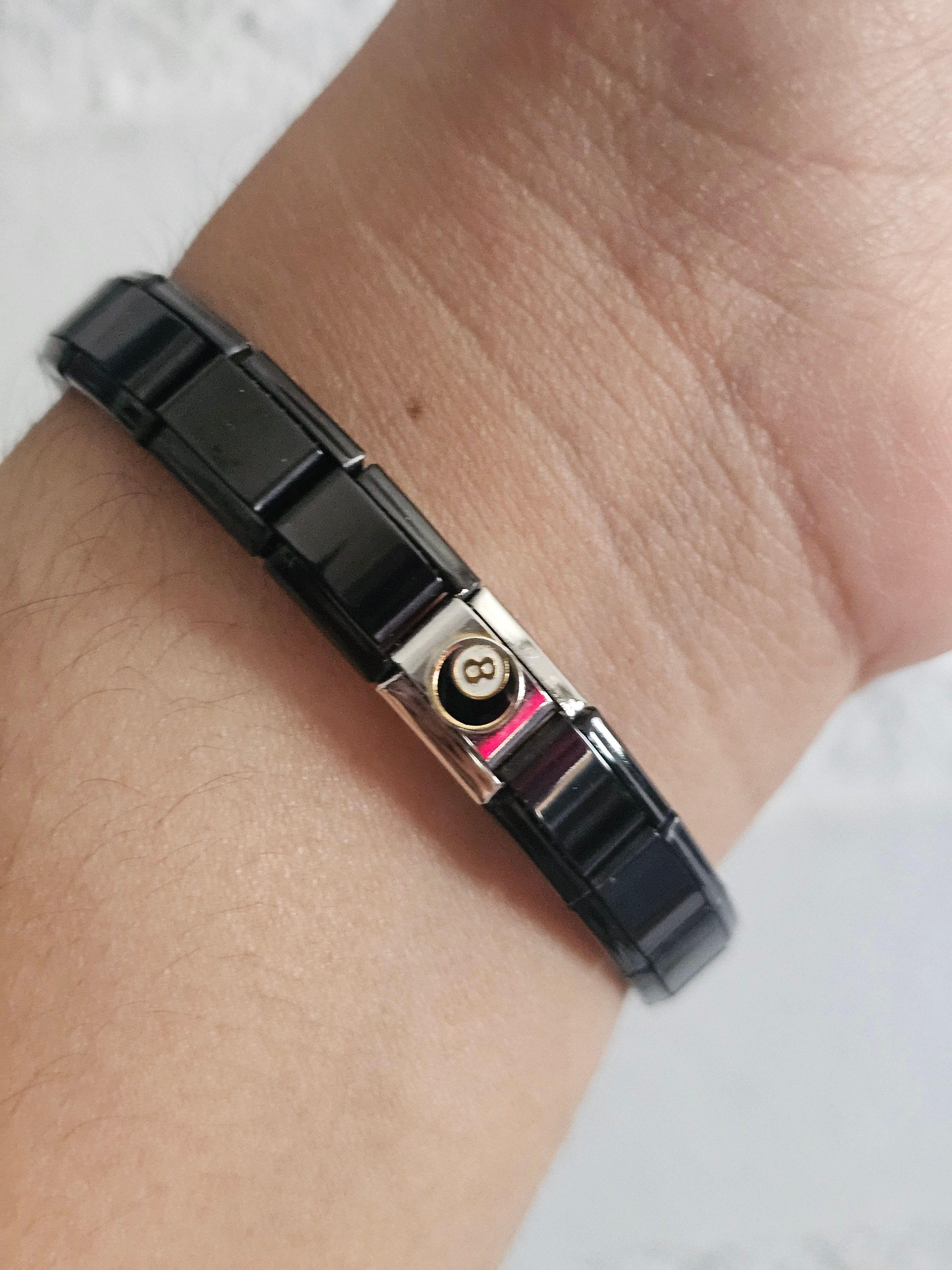 Pulsera Italiana Negra con Charm Bola 8 – Acero Inoxidable-3