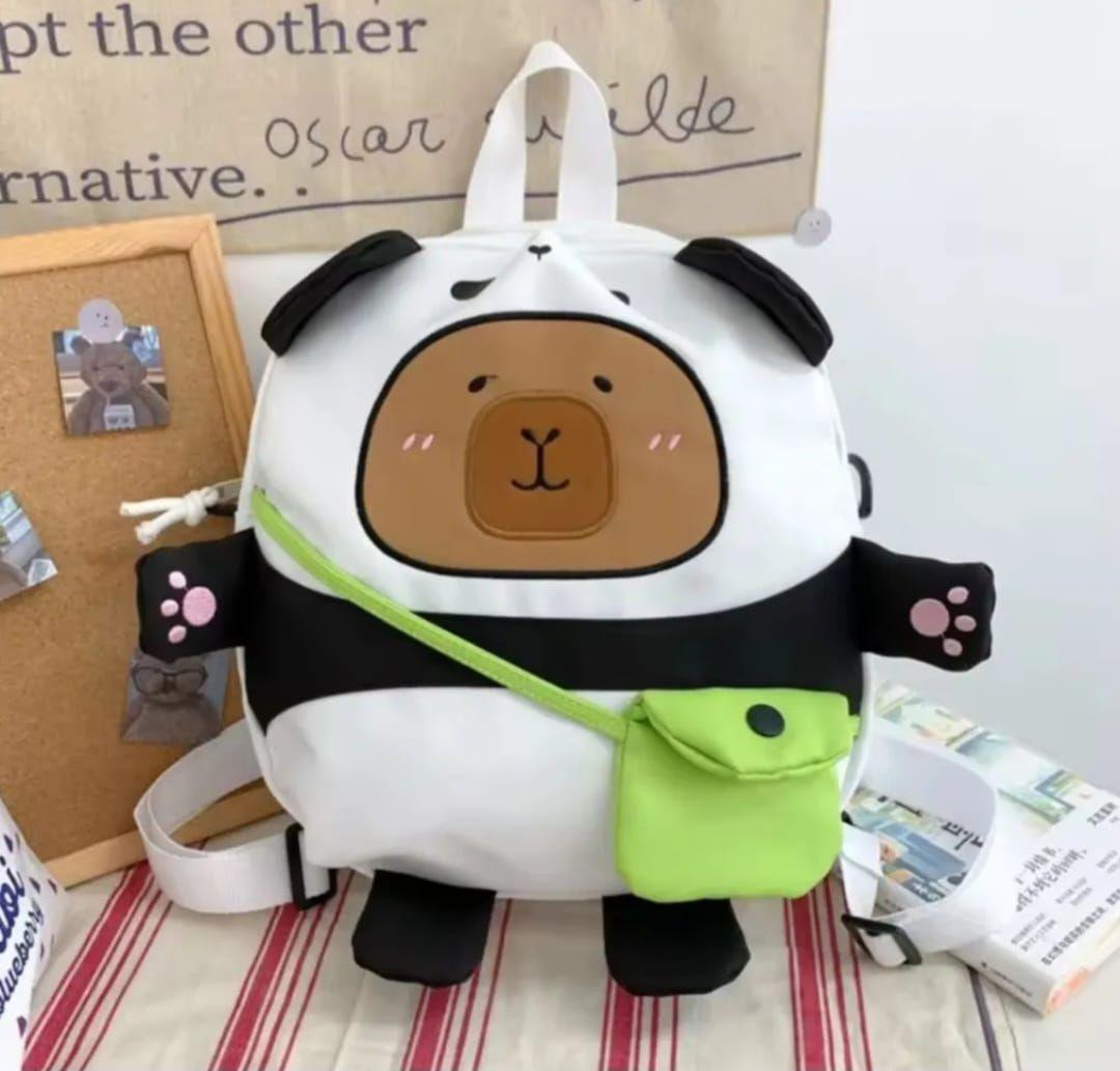Capibara Mochila Peluche Disfrazado de Panda-3